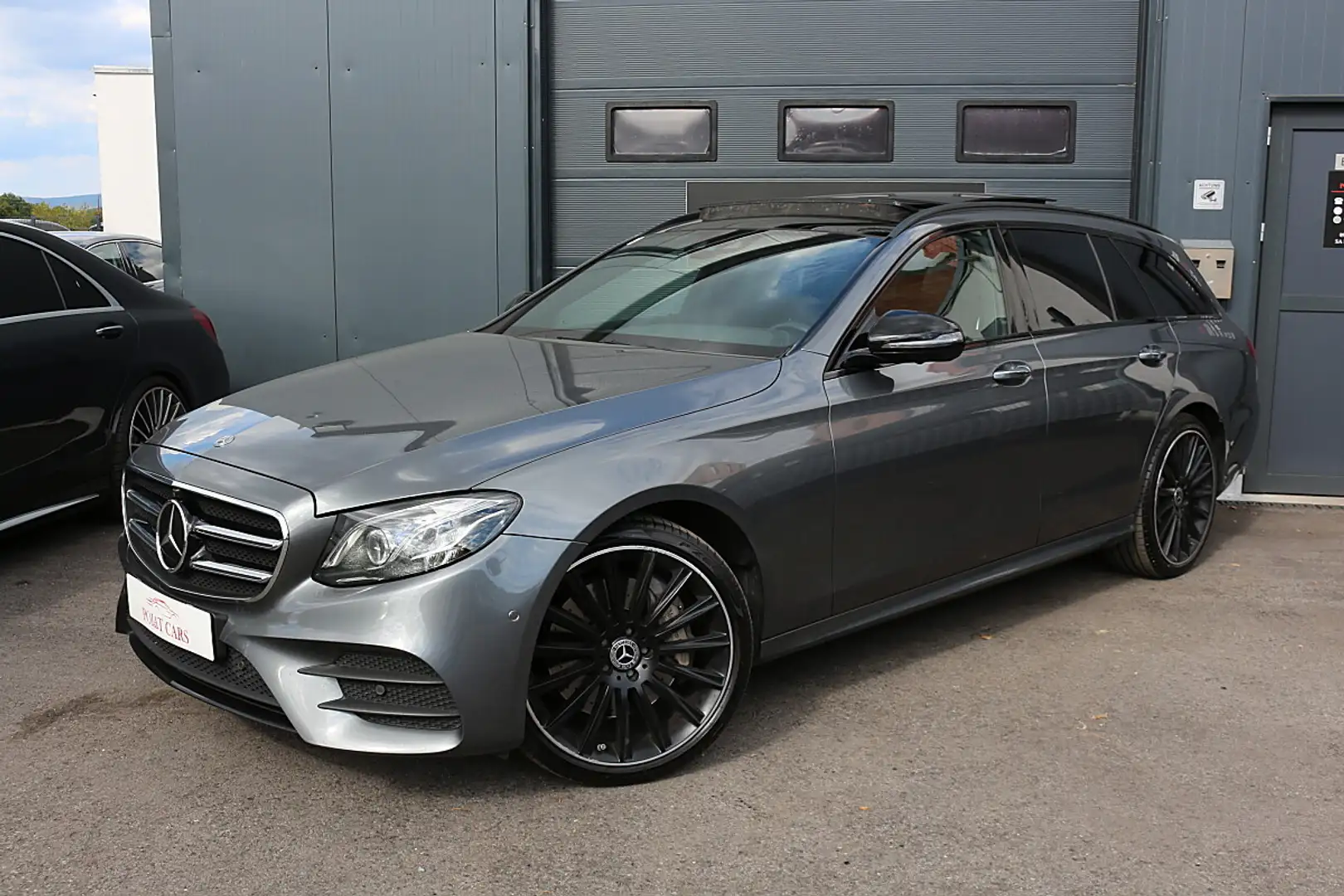 Mercedes-Benz E 400 d T 4MATIC Aut AMG Line *VOLLAUSSTATTUNG* Grau - 2