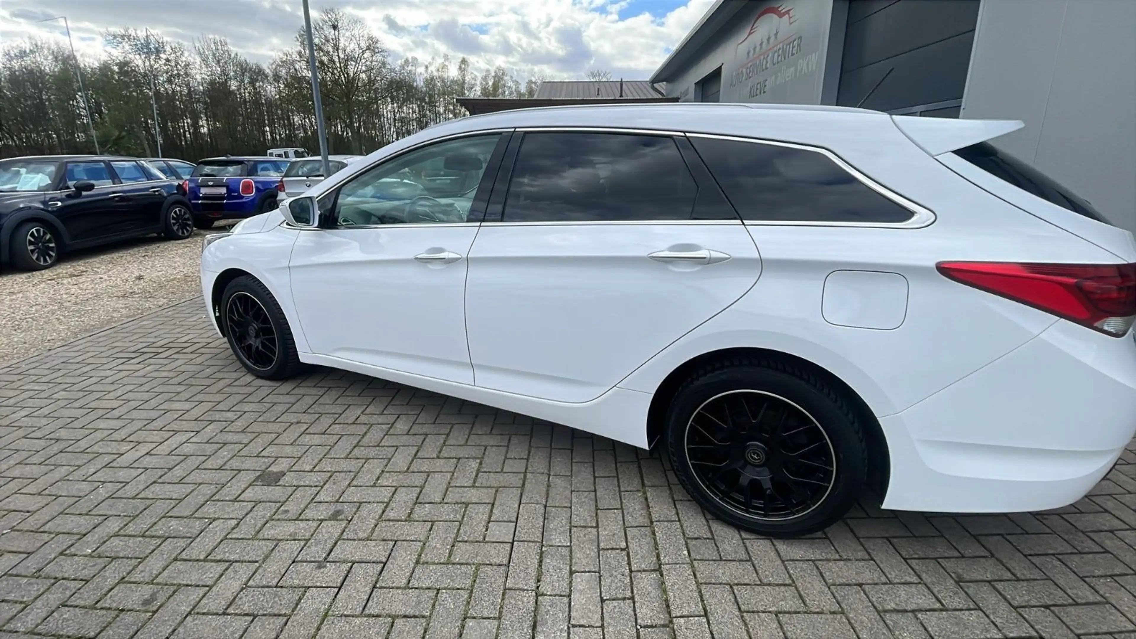 Hyundai i40 cw blue Trend*TEMPOMAT*SHZ*SCHECKHEFT* — photo 10