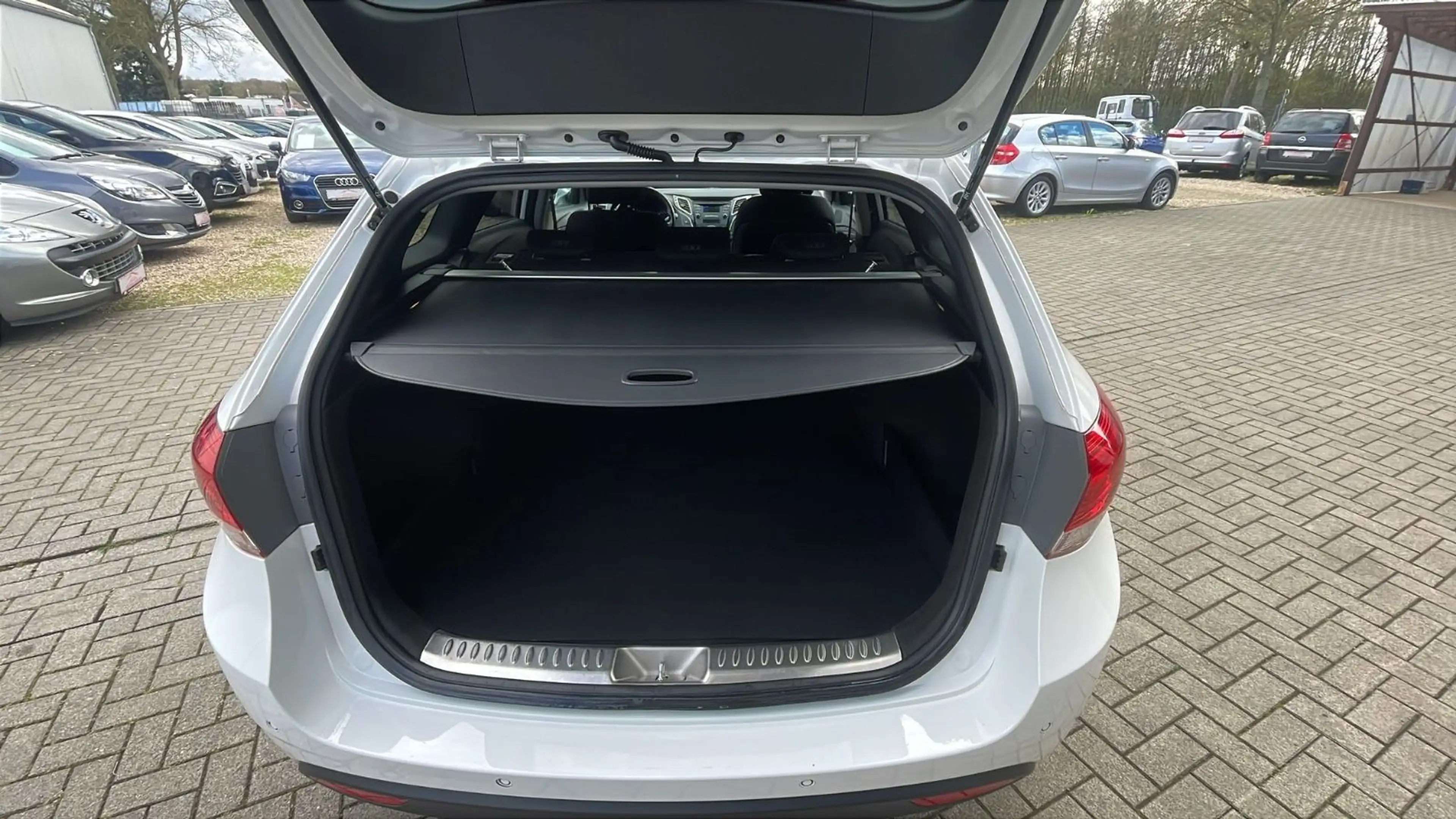 Hyundai i40 cw blue Trend*TEMPOMAT*SHZ*SCHECKHEFT* — photo 7