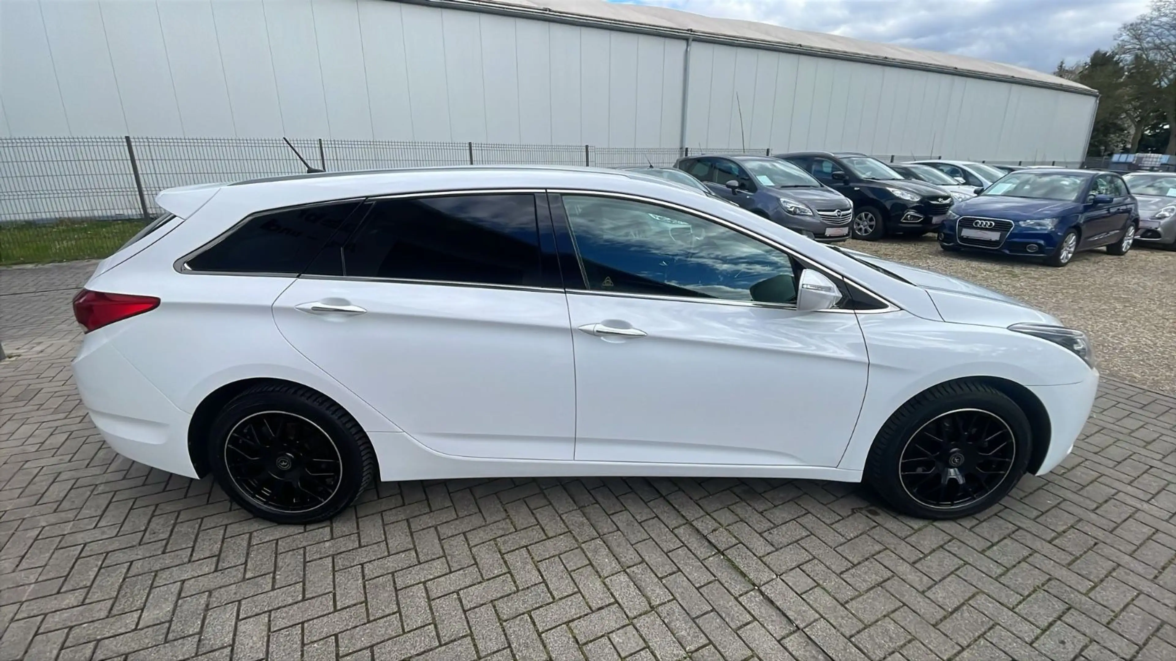 Hyundai i40 cw blue Trend*TEMPOMAT*SHZ*SCHECKHEFT* — photo 4