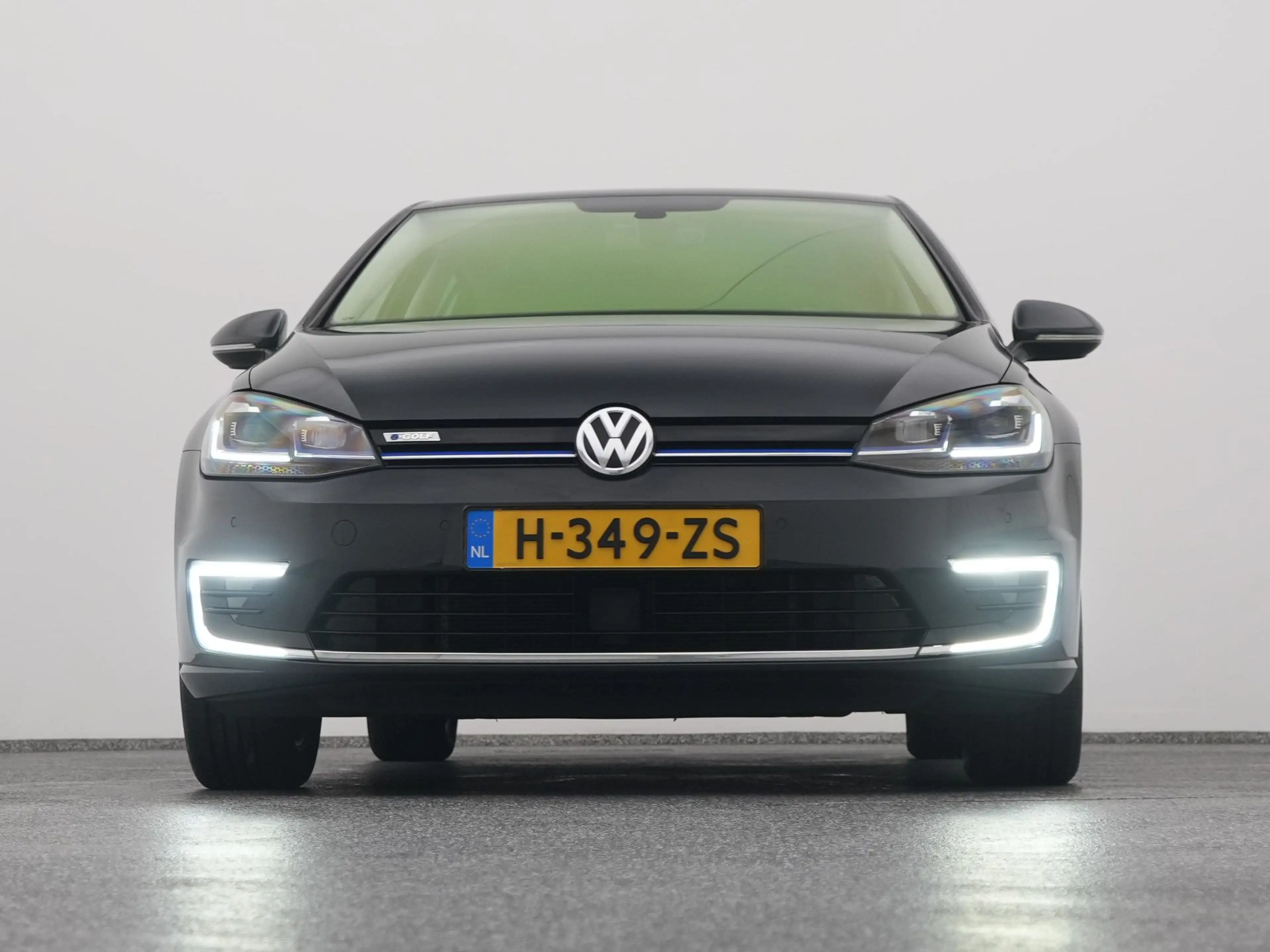 Volkswagen e-Golf E-DITION | ADAPTIVE — photo 36