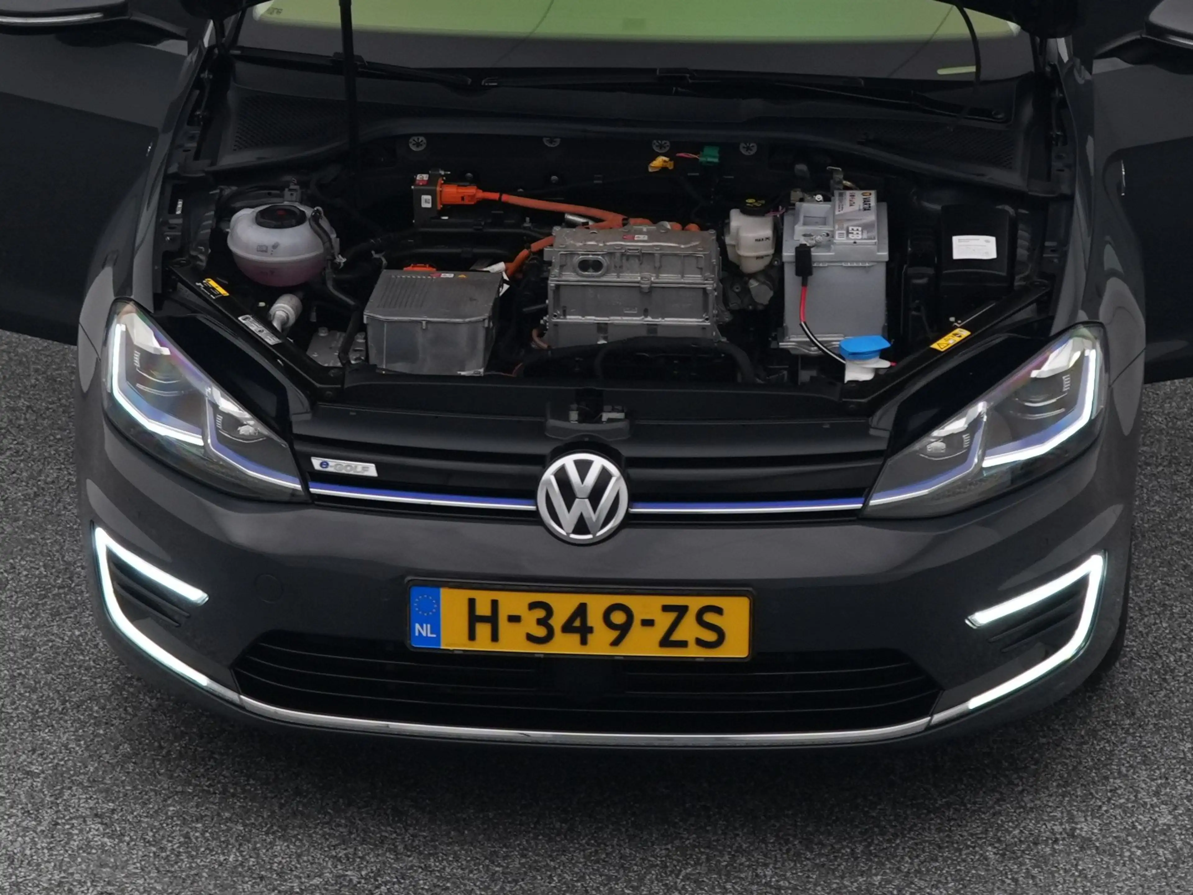 Volkswagen e-Golf E-DITION | ADAPTIVE — photo 32