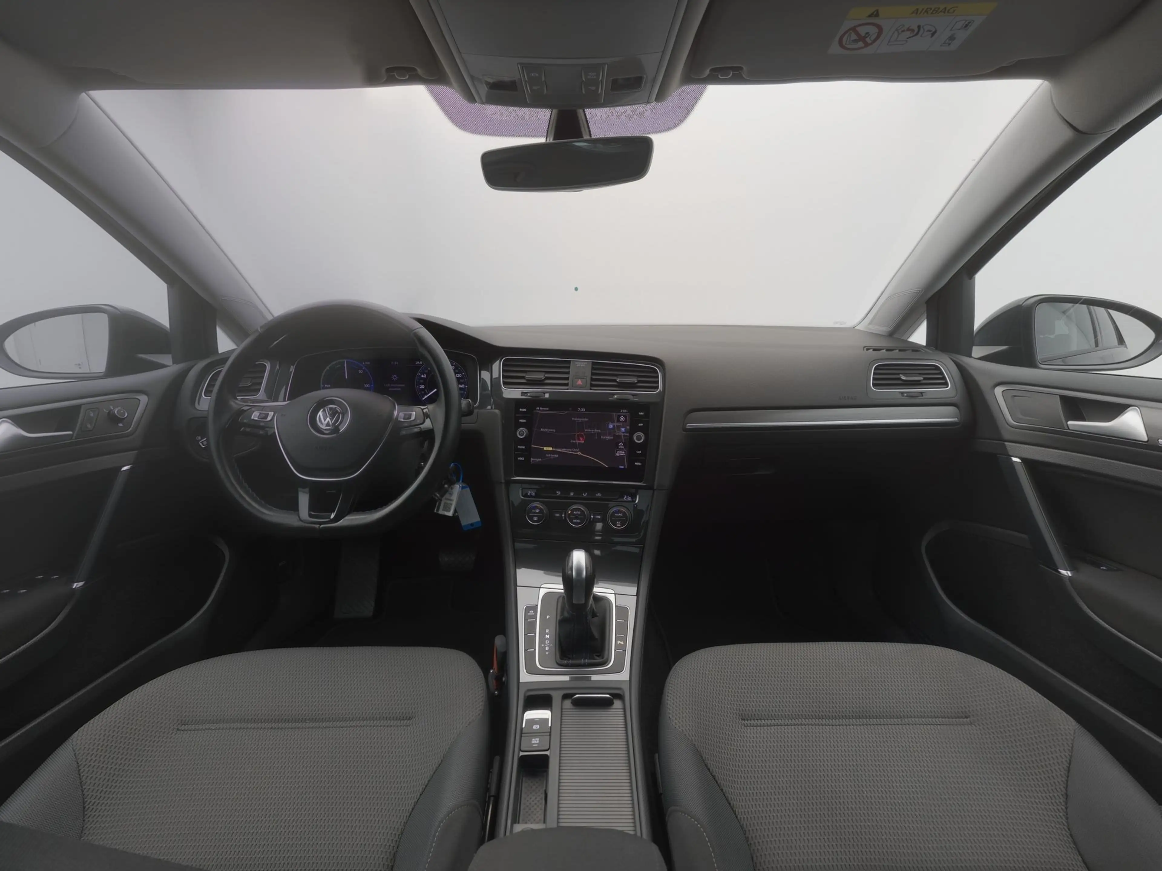 Volkswagen e-Golf E-DITION | ADAPTIVE — photo 3