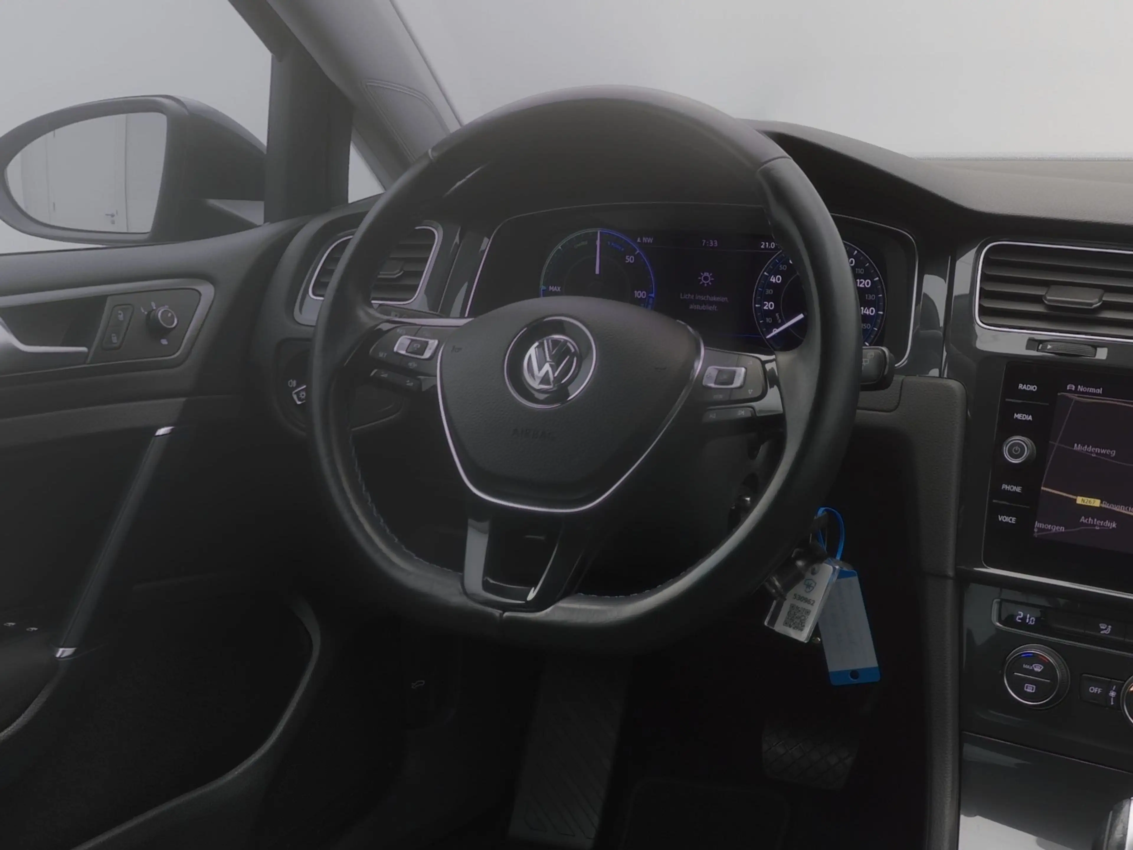 Volkswagen e-Golf E-DITION | ADAPTIVE — photo 8