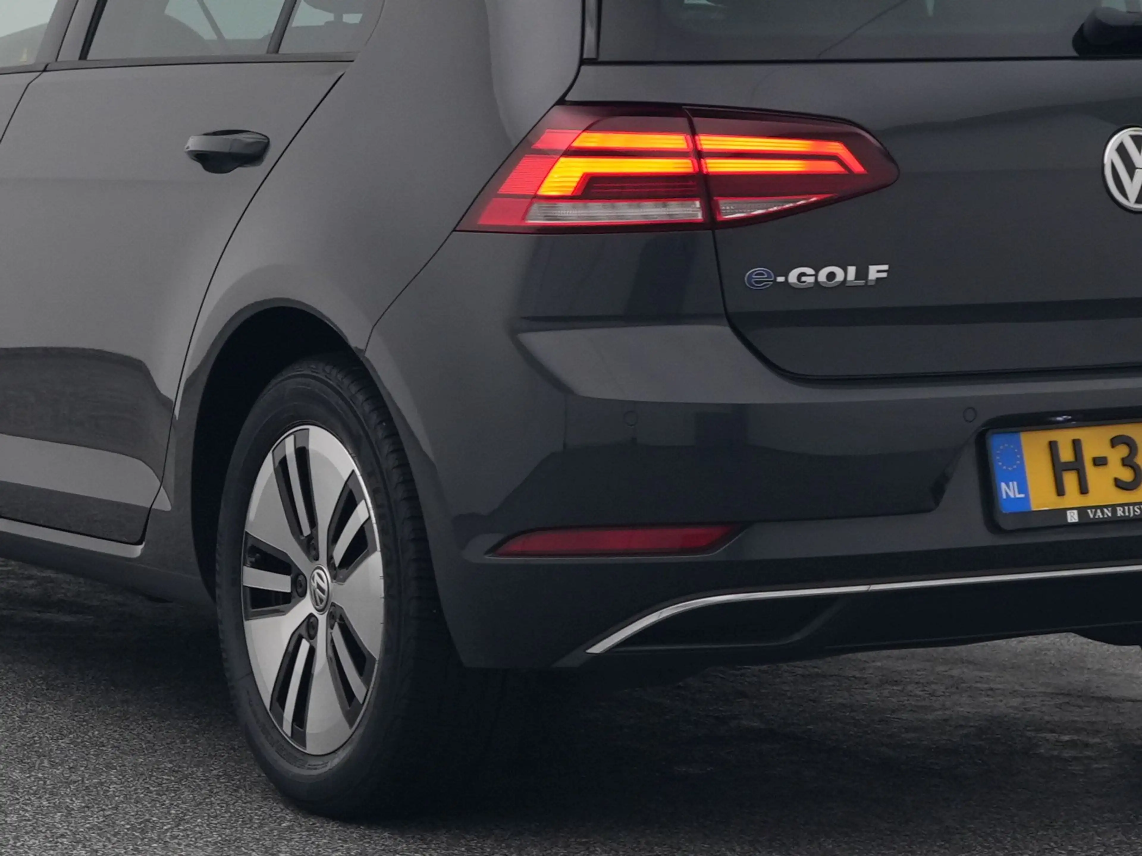 Volkswagen e-Golf E-DITION | ADAPTIVE — photo 19