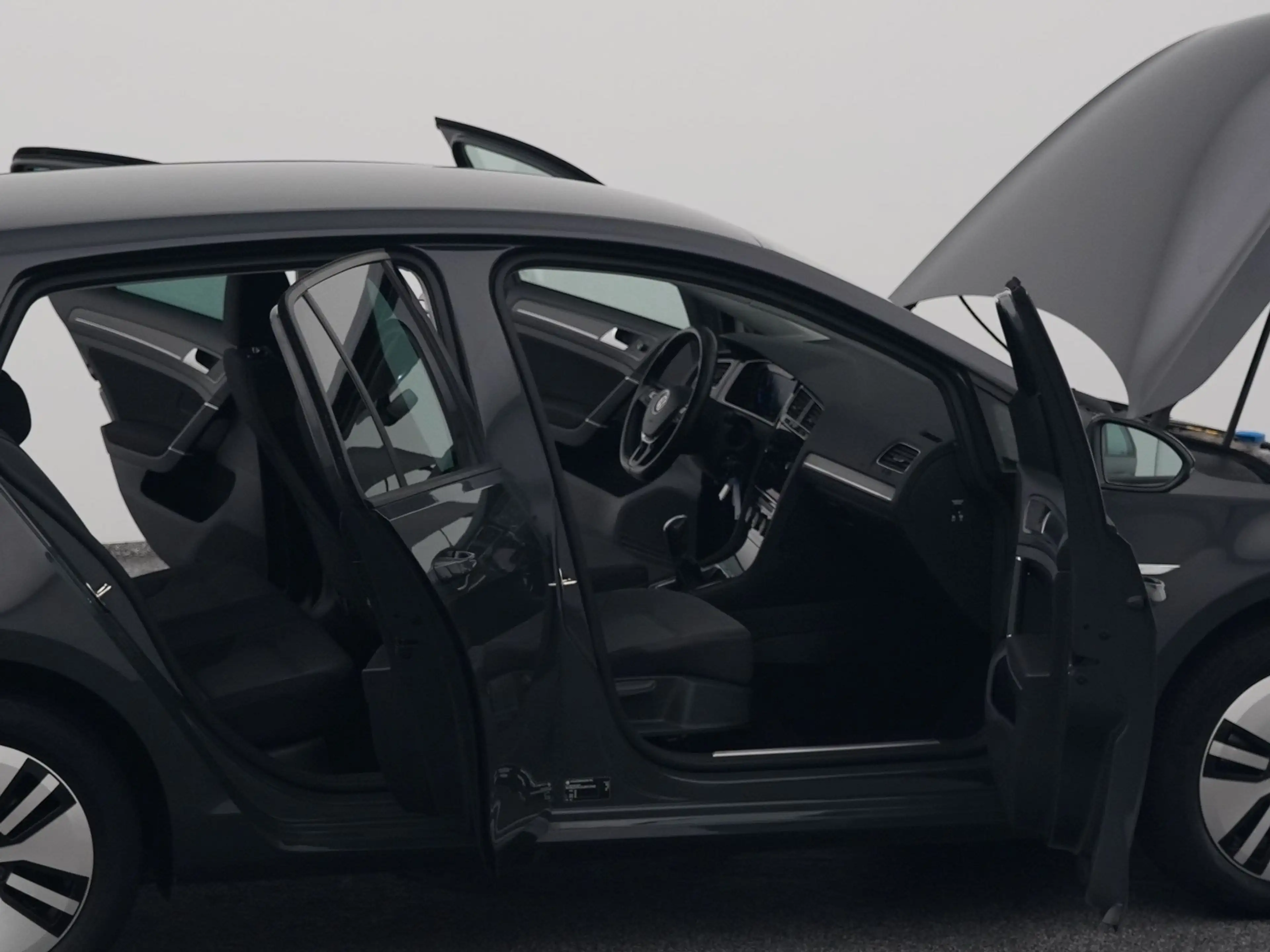 Volkswagen e-Golf E-DITION | ADAPTIVE — photo 35