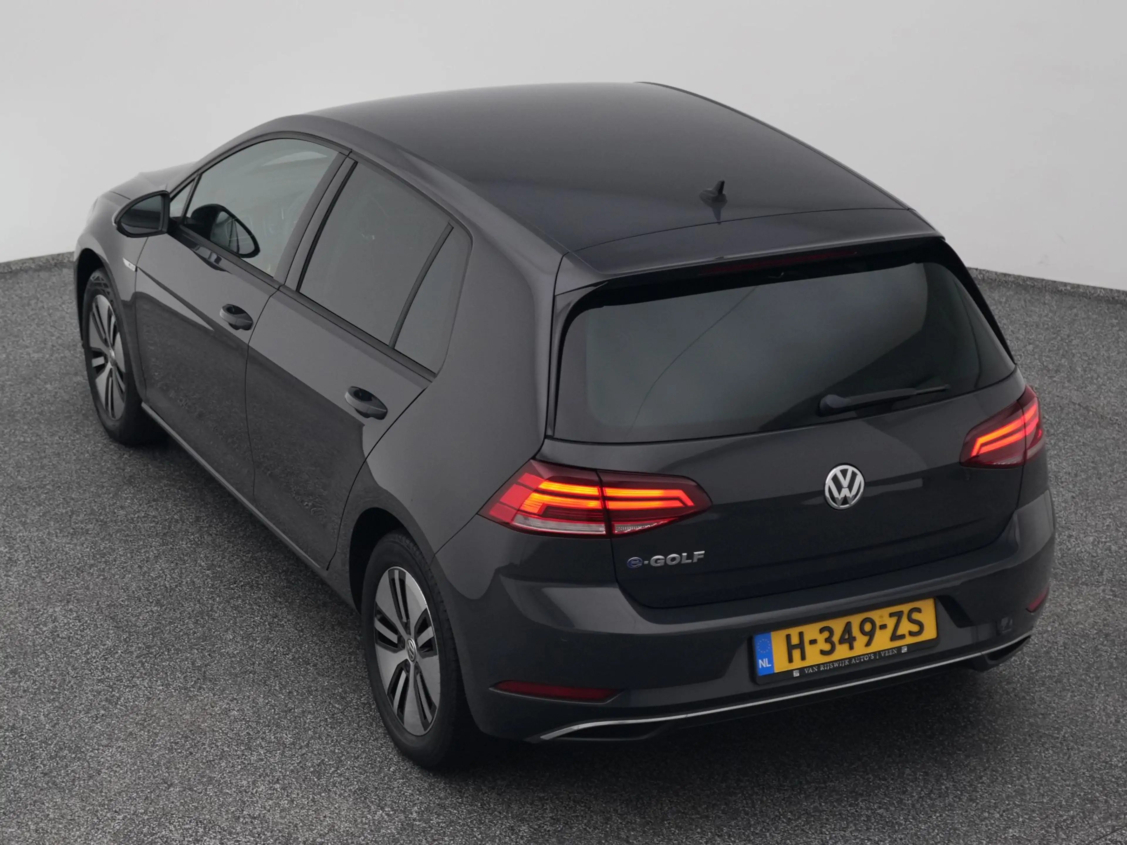 Volkswagen e-Golf E-DITION | ADAPTIVE — photo 26
