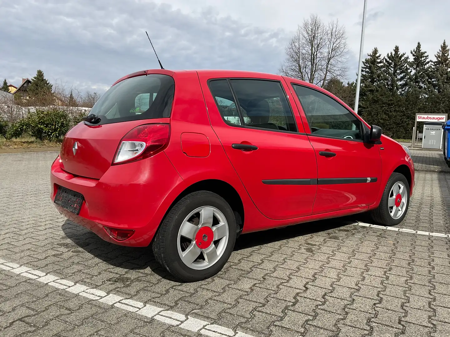 Renault Clio Clio 1.2 16V 75 Yahoo! Rot - 2
