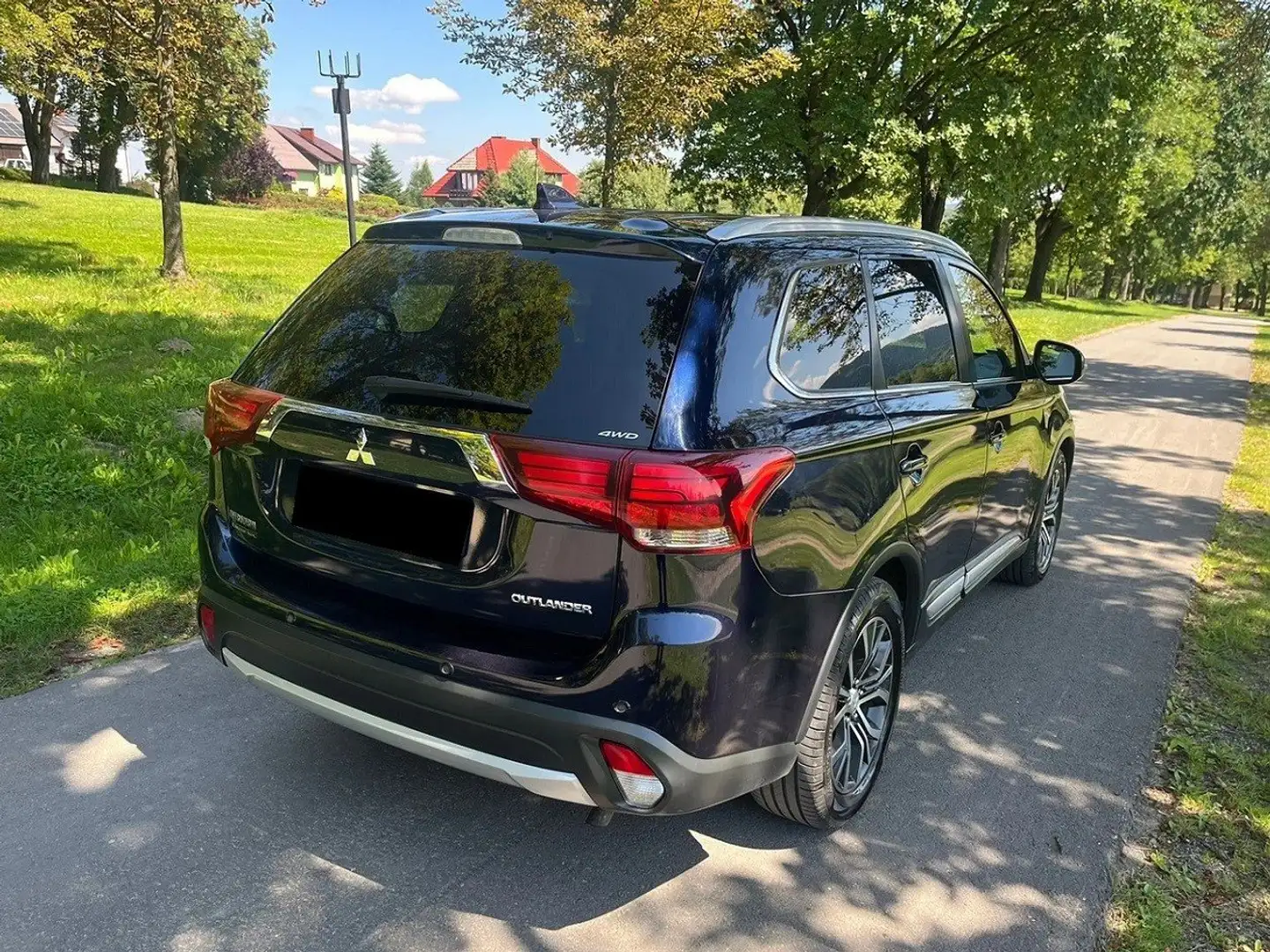 Mitsubishi Outlander Outlander 2.0 4WD CVTTop Blau - 2