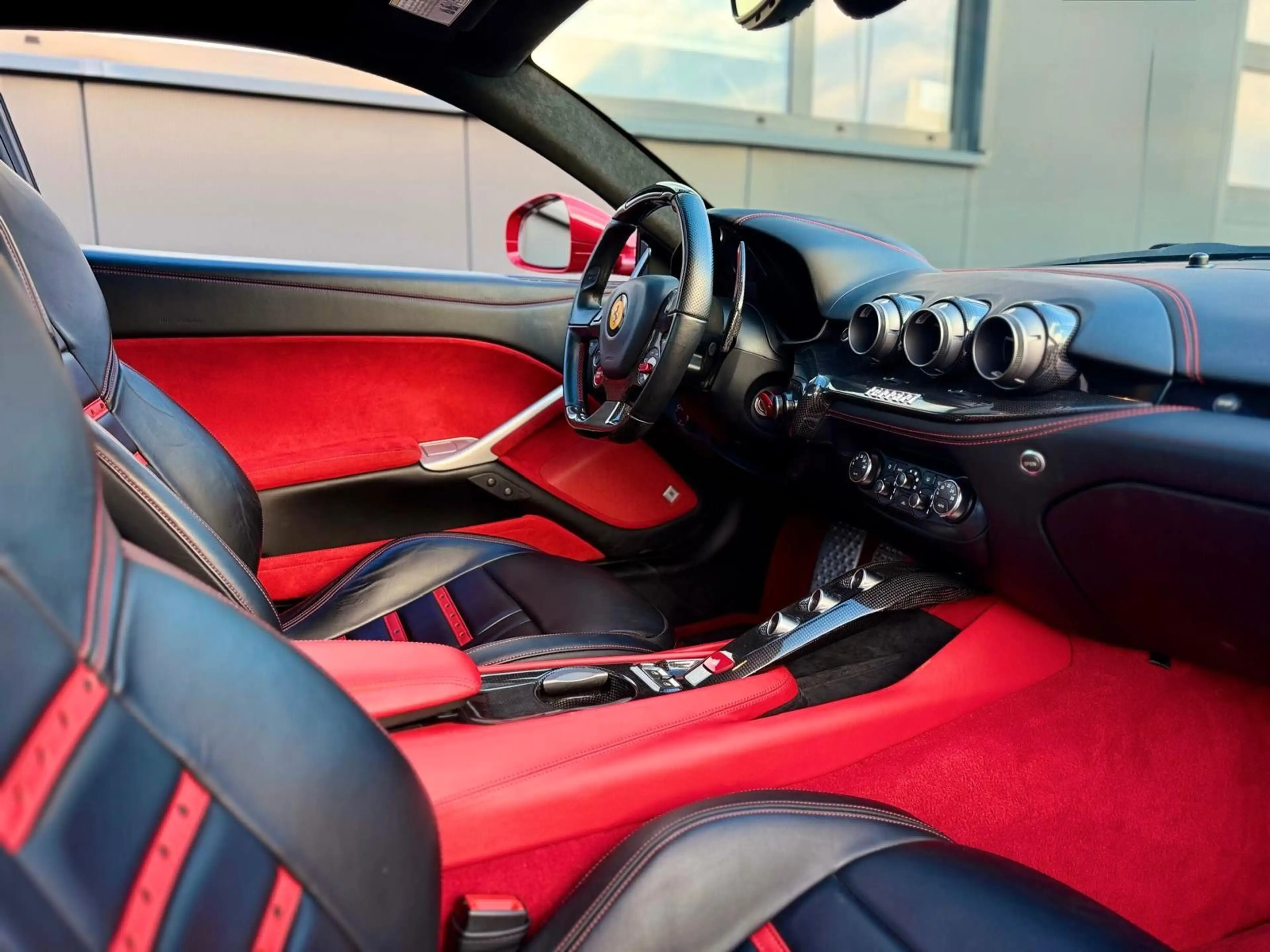 Ferrari F12 Berlinetta*Carbon*Lift*Sonderfarbe*Garantie* — photo 12