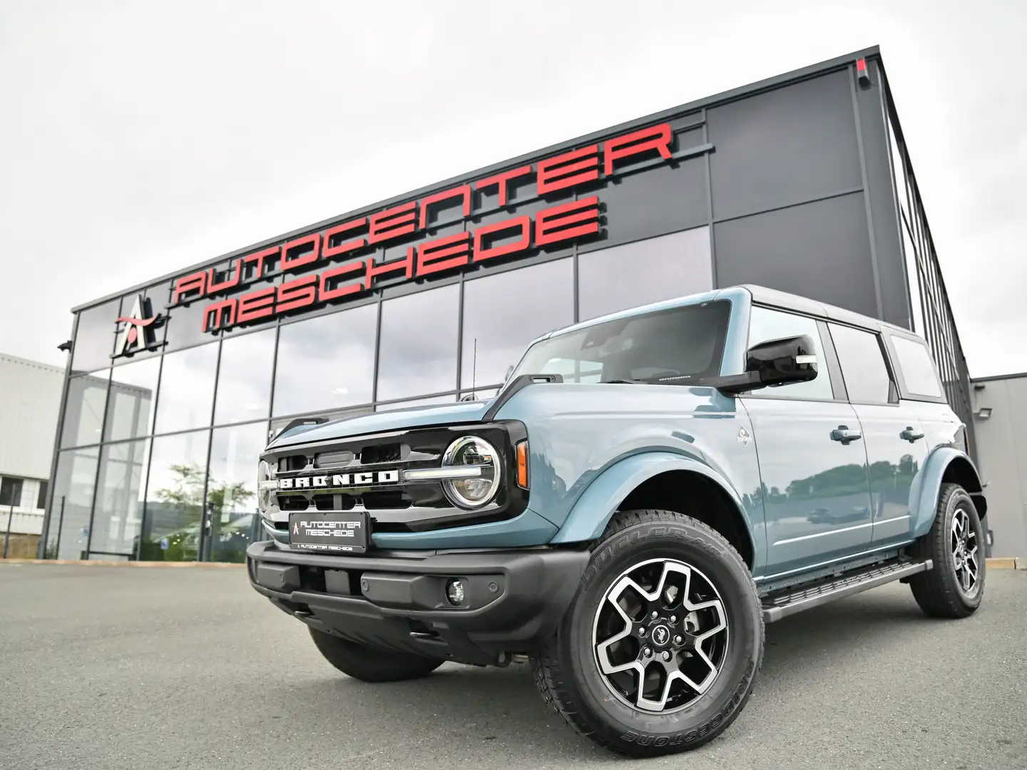 Ford Bronco 2.7 EcoBoost 4x4 Outer Banks* Vollleder* Синий - 1