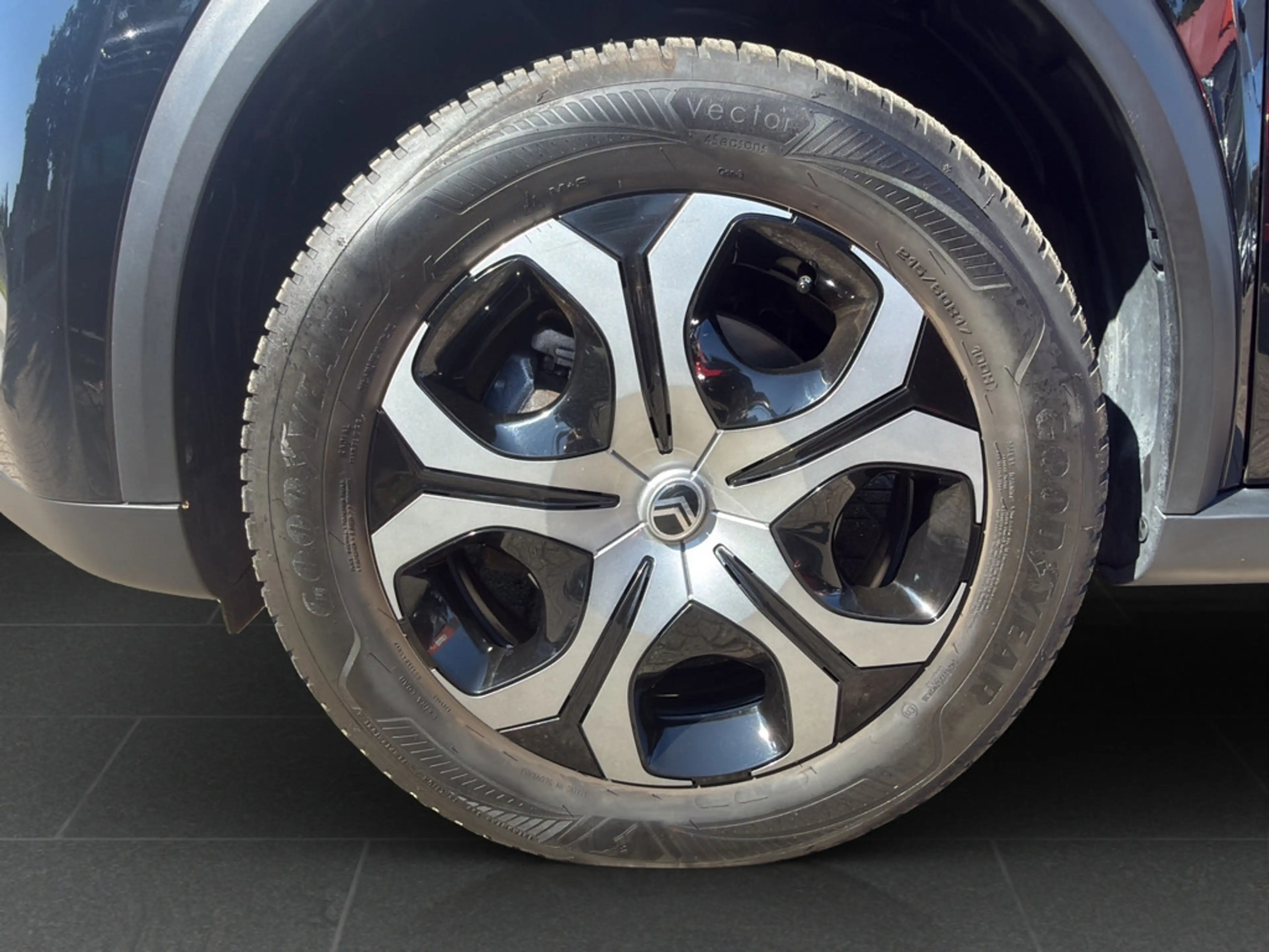 Citroen C3 Aircross Hybrid 145 Automatik PLUS — photo 9