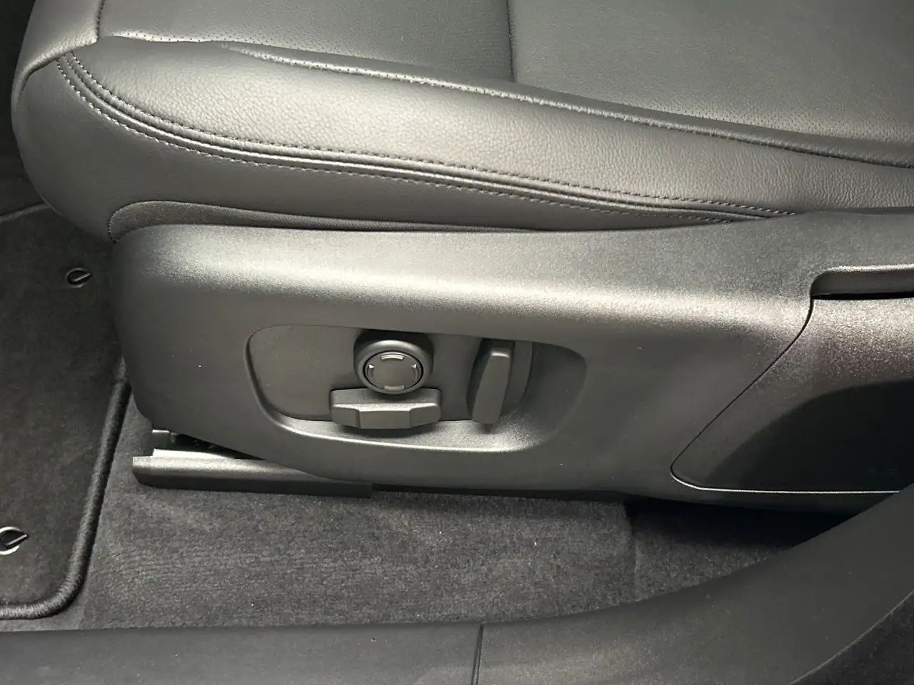 Land Rover Range Rover Velar снимка Land Rover Range Rover Velar