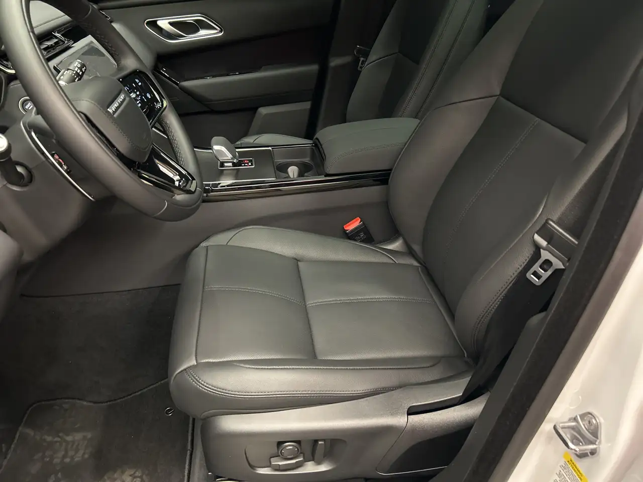 Land Rover Range Rover Velar снимка Land Rover Range Rover Velar
