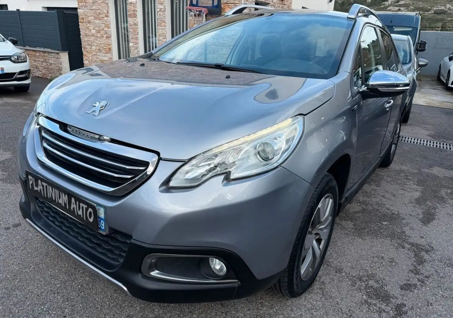 Peugeot 2008 1.2 Puretech 82 Style Gris - 1