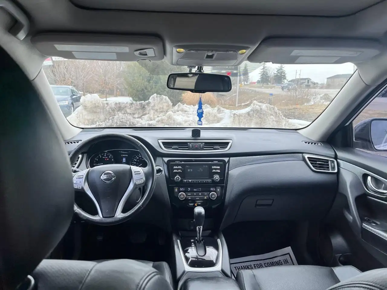Nissan Rogue снимка Nissan Rogue