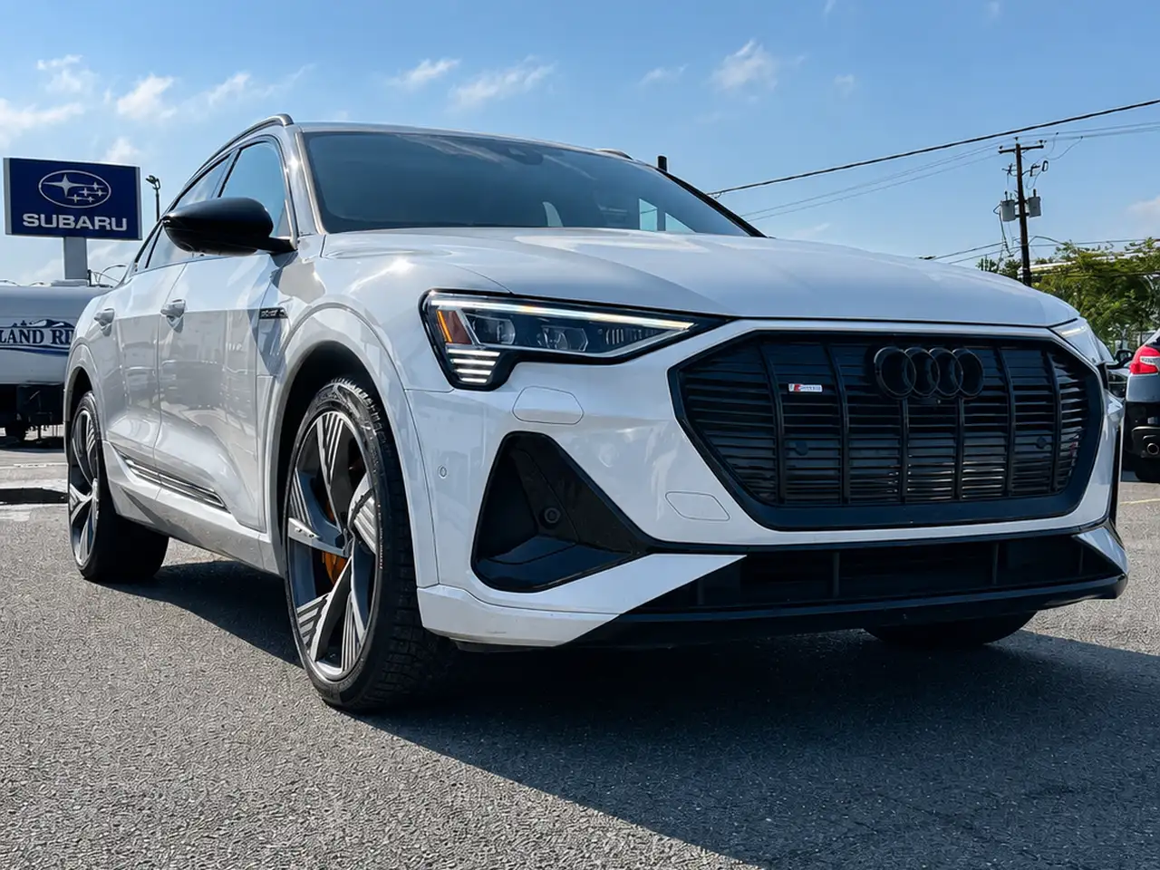 Audi e-tron photo Audi e-tron