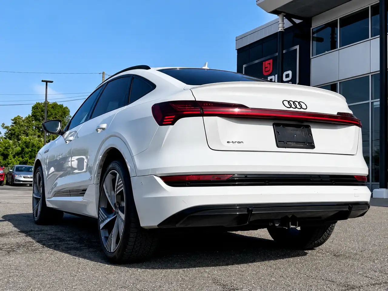 Audi e-tron photo Audi e-tron