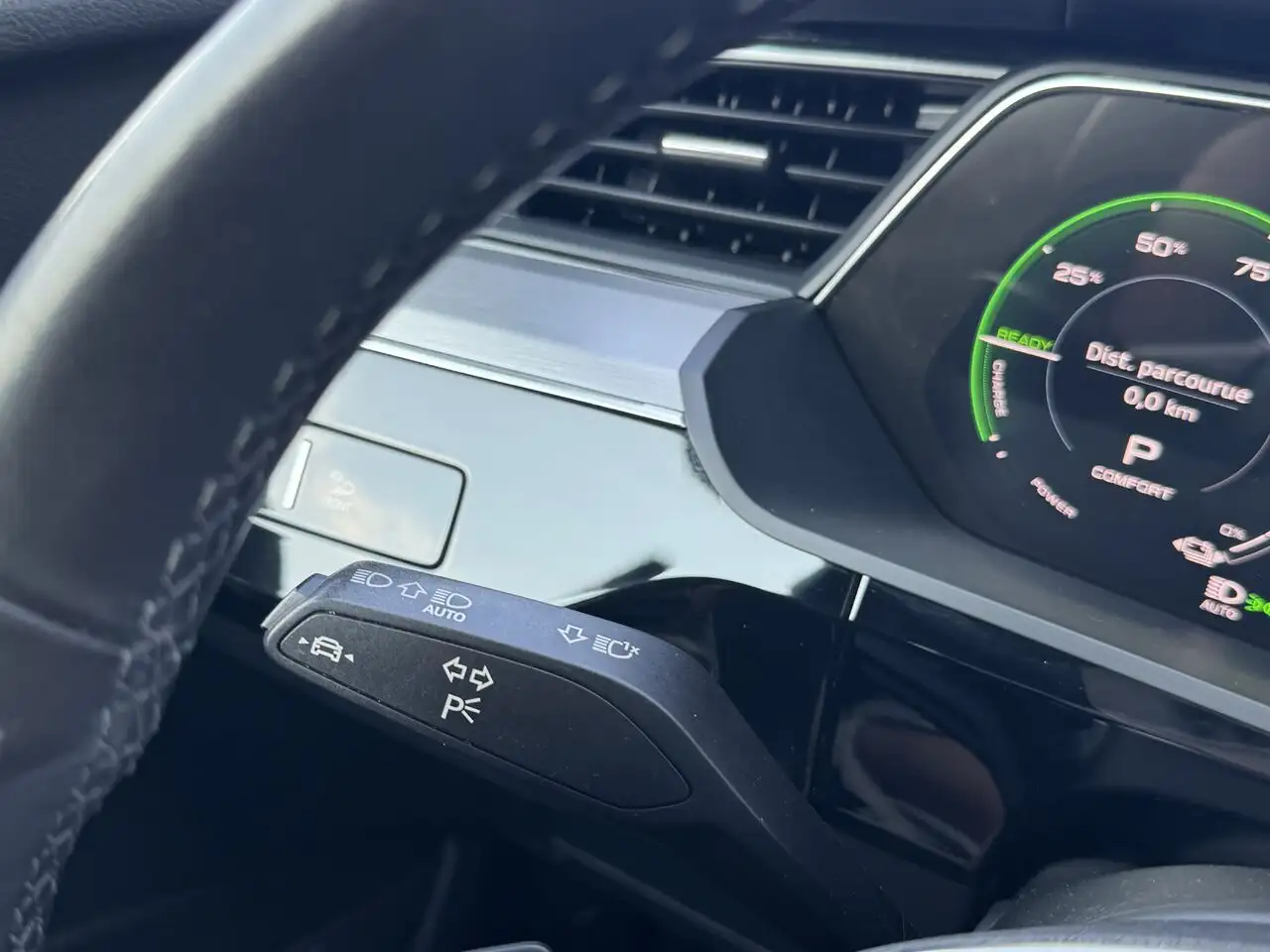 Audi e-tron photo Audi e-tron