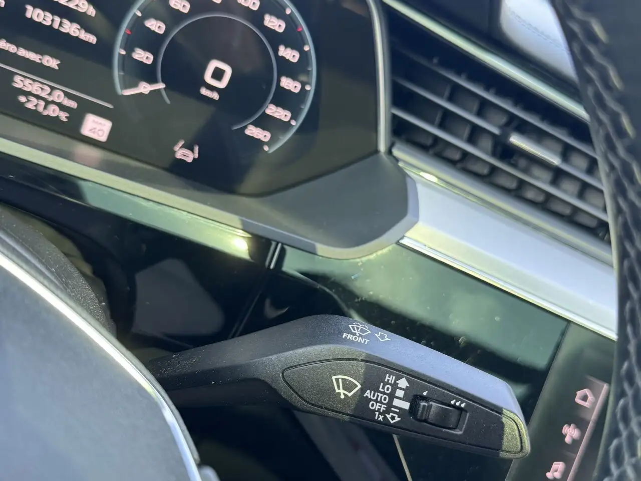Audi e-tron photo Audi e-tron