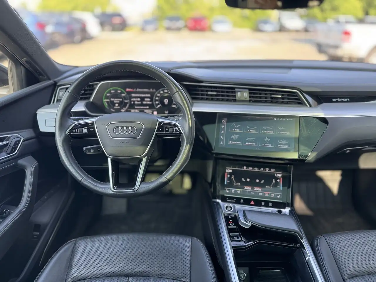 Audi e-tron photo Audi e-tron