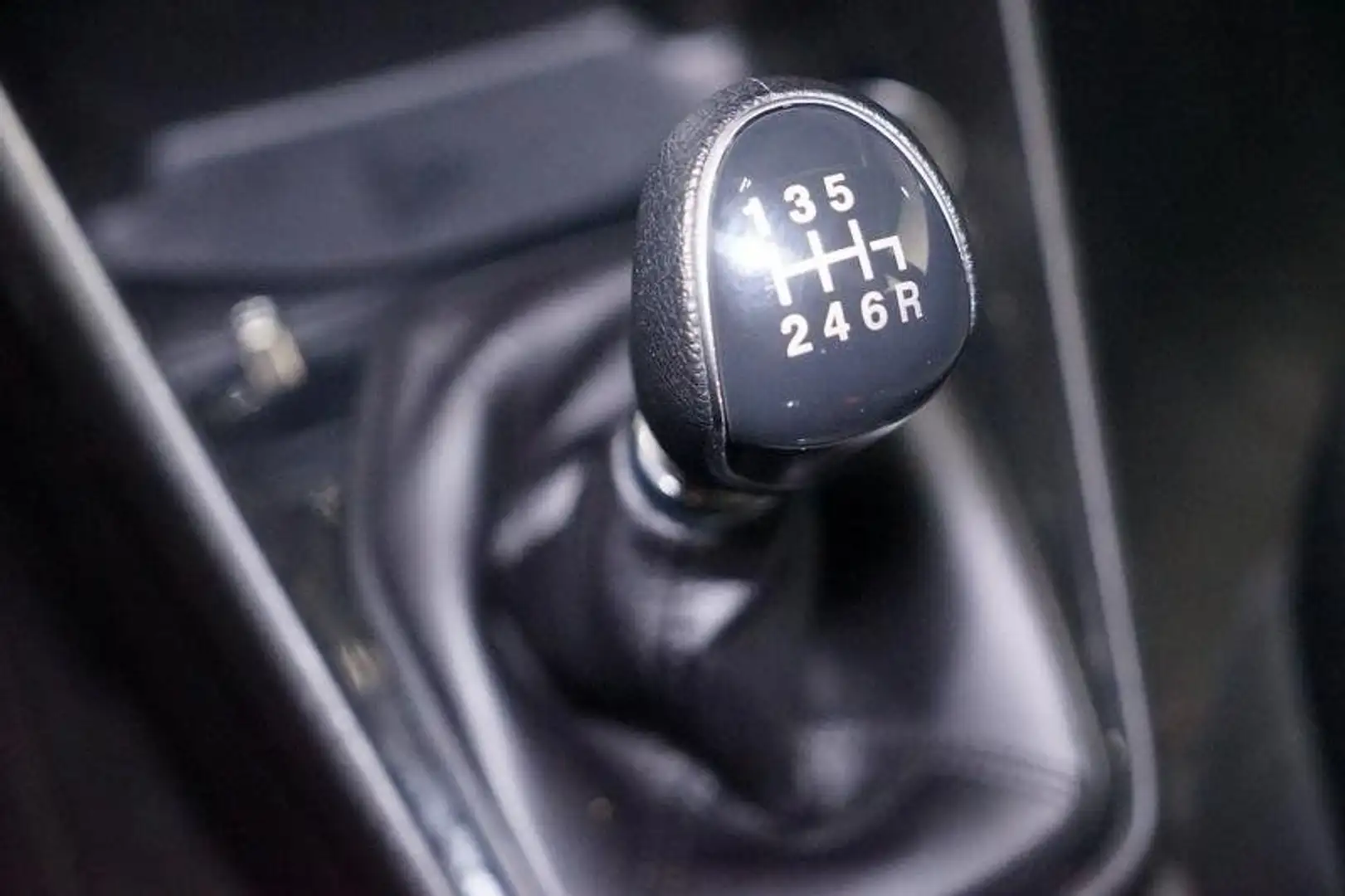 Ford Fiesta DSG/Navi/RFK/PDC/DynLicht/Fernlichtass. Schwarz - 1