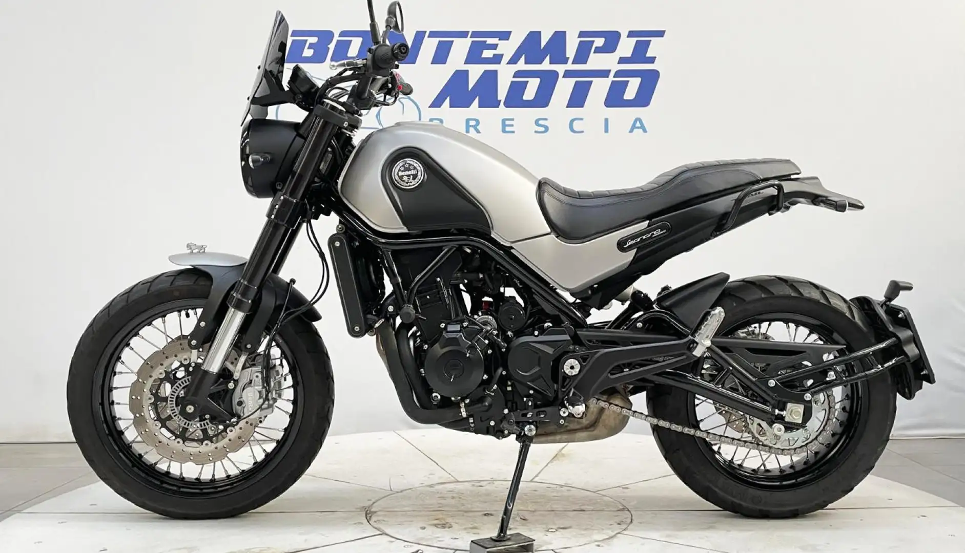 Benelli Leoncino 500 TRAIL 500 - PAT A2 - SOLO 5000 KM !!! Grigio - 2