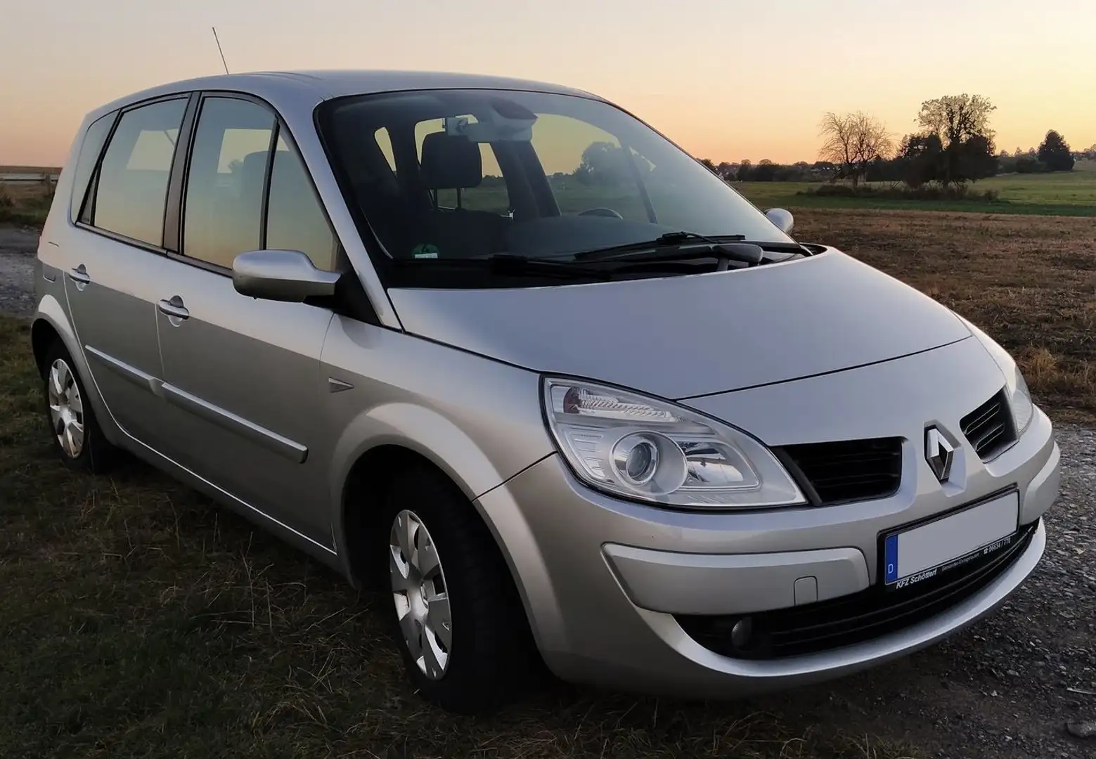 Renault Scenic Scenic 1.6 16V Avantage mit LPG und TÜV 7/26 Plateado - 1