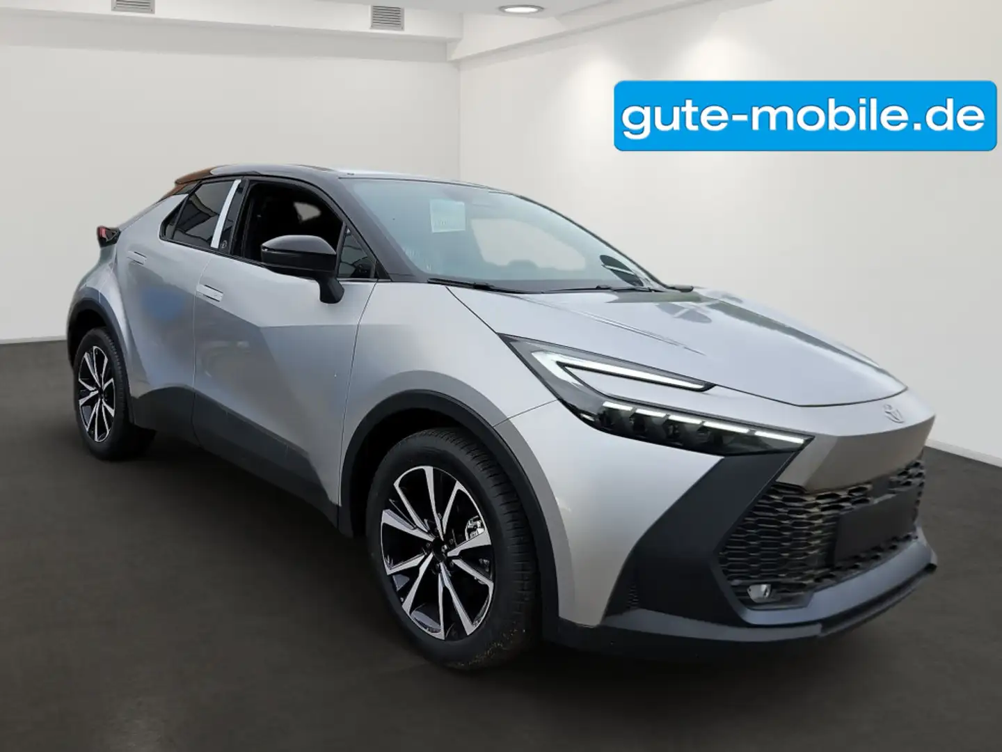 Toyota C-HR 5-Türer Team Deutschland2,0-l-Hybrid CVT 2x4 Silber - 2