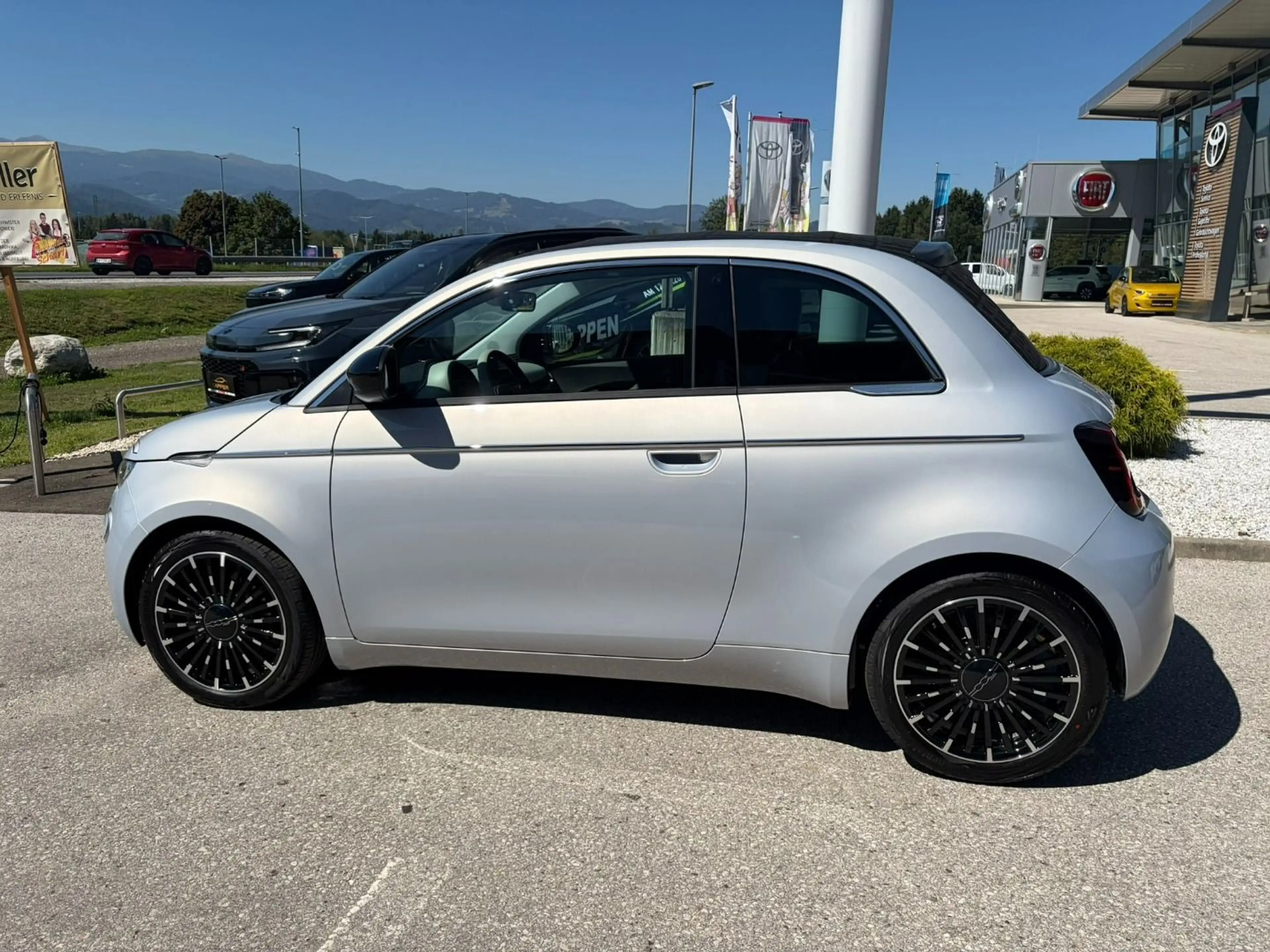 Fiat 500L 500 La Prima Cabrio — photo 8