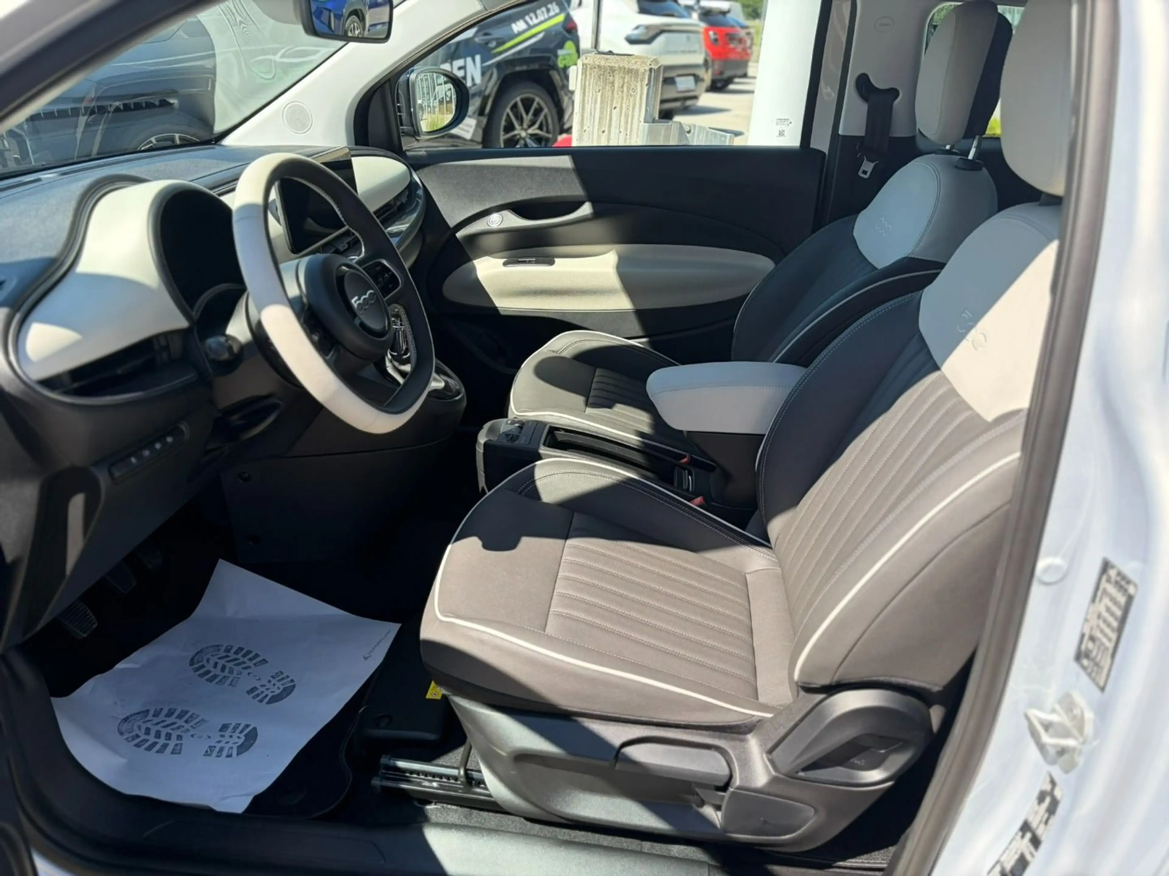 Fiat 500L 500 La Prima Cabrio — photo 11