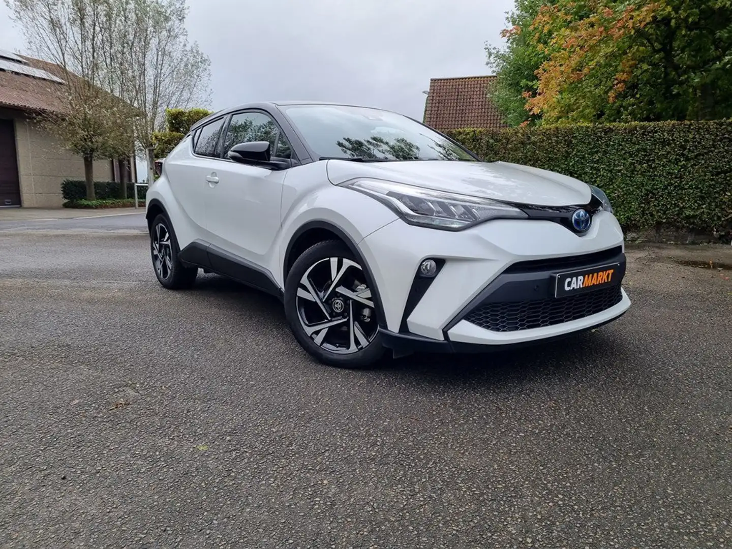 Toyota C-HR Hybrid e-CVT Bi-Tone / Navi / Camera / Hybride-Au - 2
