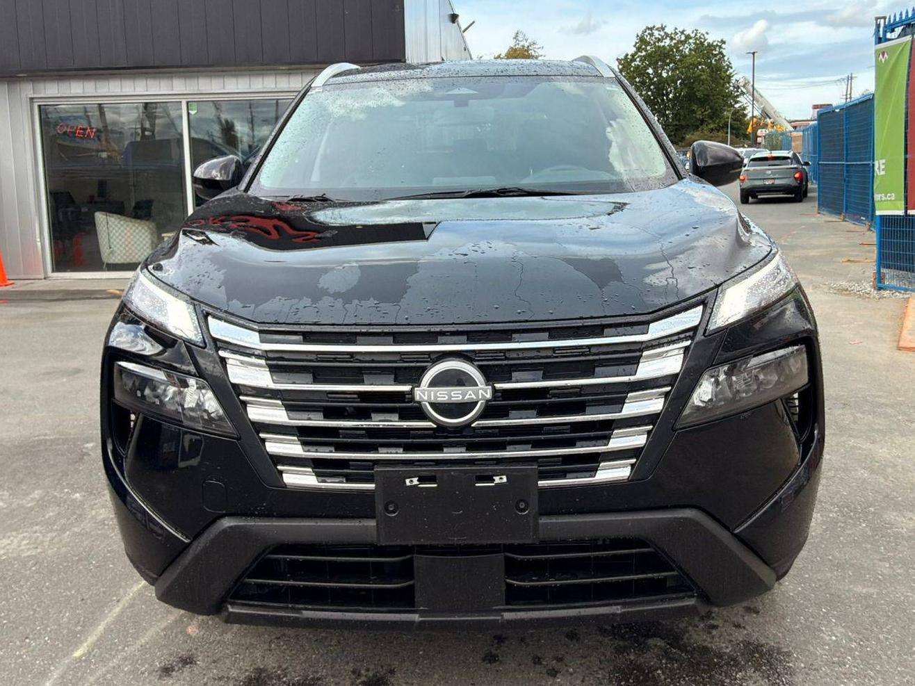 2025 Nissan Rogue — view 2