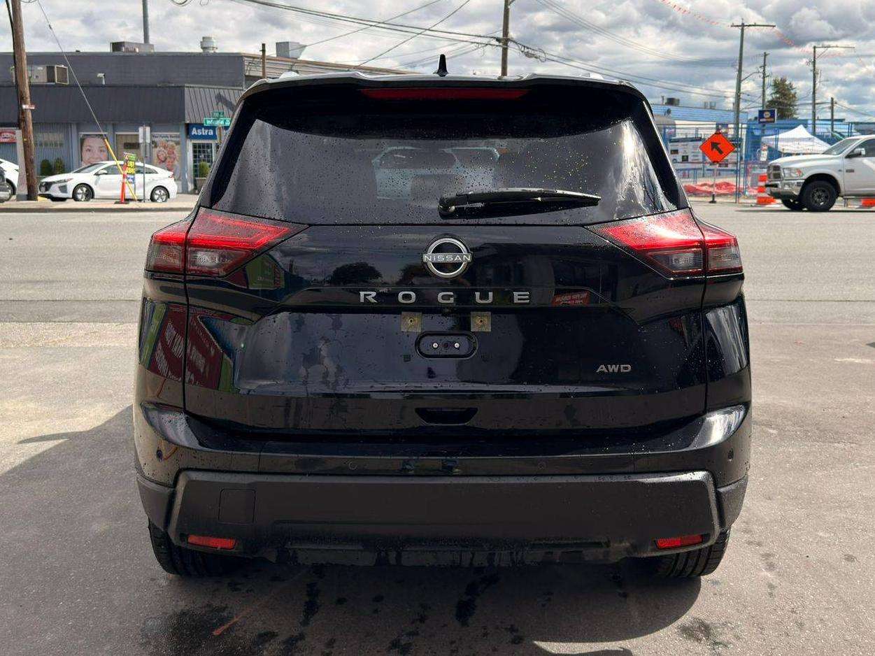 2025 Nissan Rogue — view 6