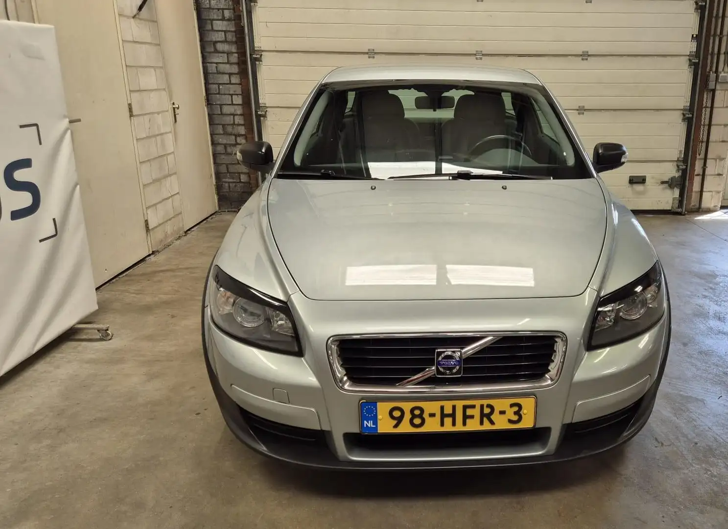 Volvo C30 1.6 Advantage NAP Leder 2e eigenaar PDC Trekhaak A Grijs - 2