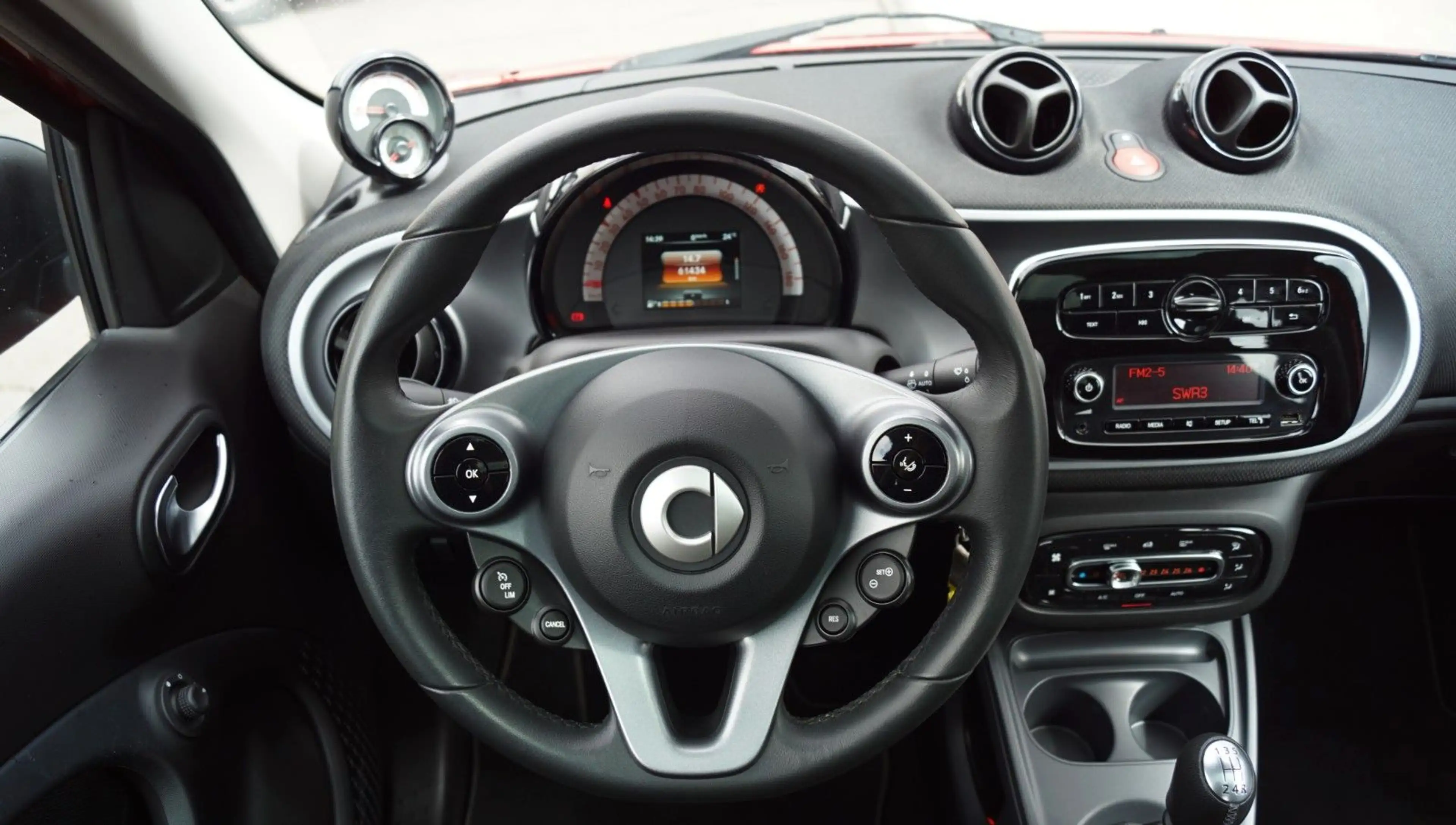 smart forFour 90 PS "PASSION" Pano+SHZ+LED+BT+Temp+PDC — photo 10