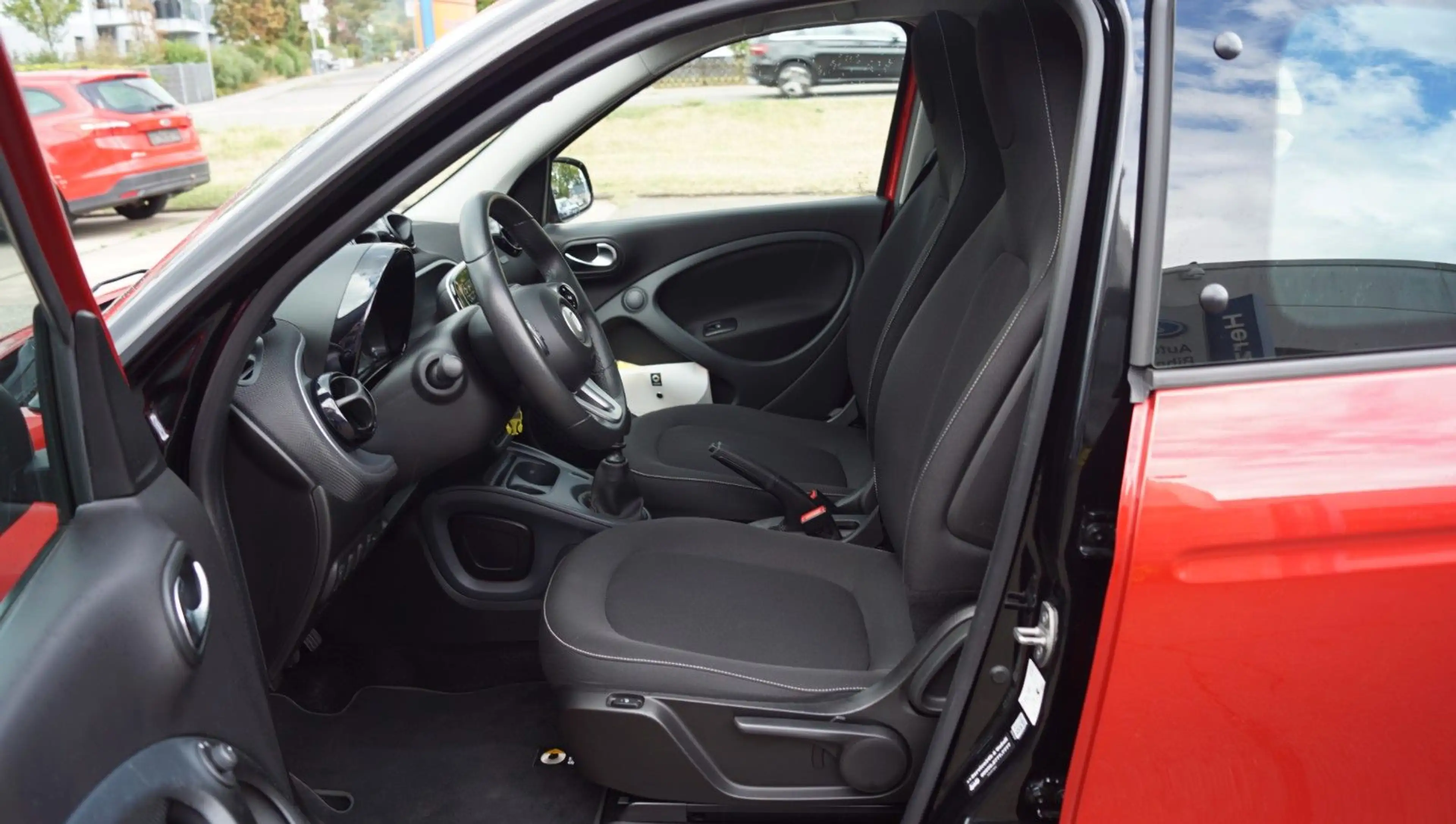 smart forFour 90 PS "PASSION" Pano+SHZ+LED+BT+Temp+PDC — photo 12
