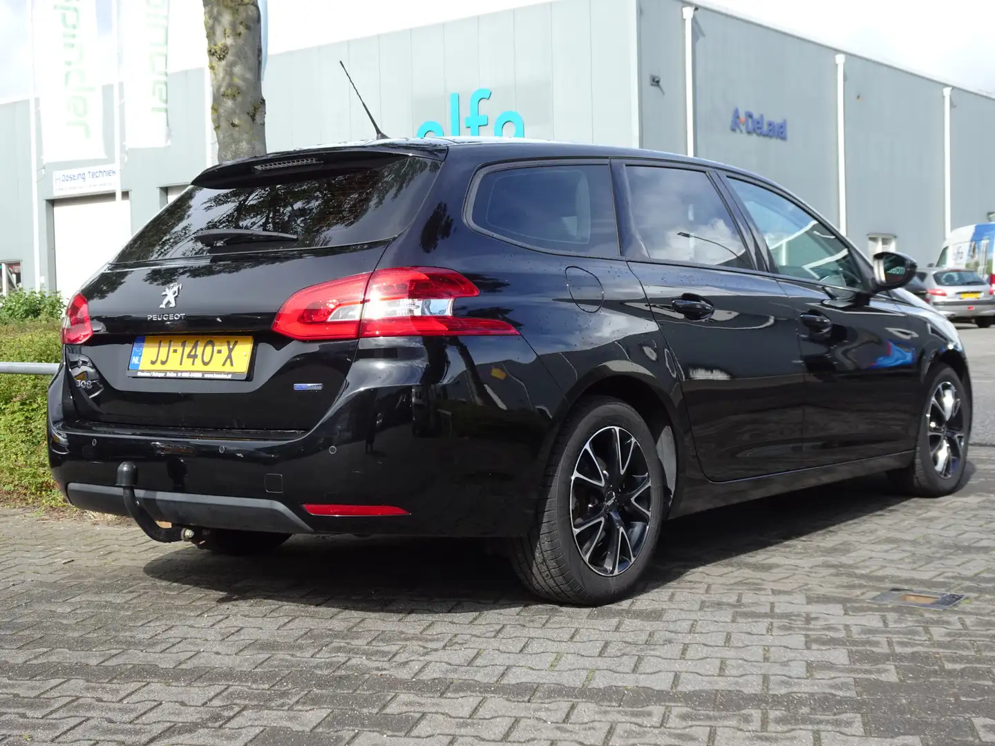 Peugeot 308 SW 1.2 PureTech Blue Lease Zwart - 2
