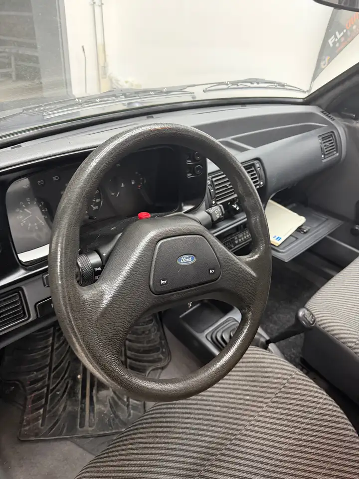 Ford Escort 1.3 benzina 3 porte, foto 5