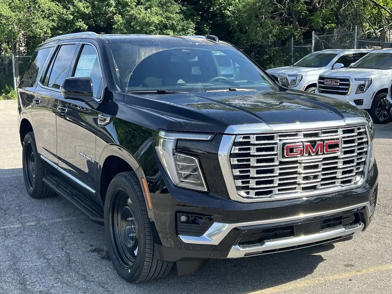 GMC Yukon снимка GMC Yukon