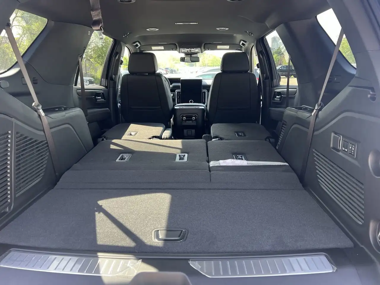 GMC Yukon снимка GMC Yukon