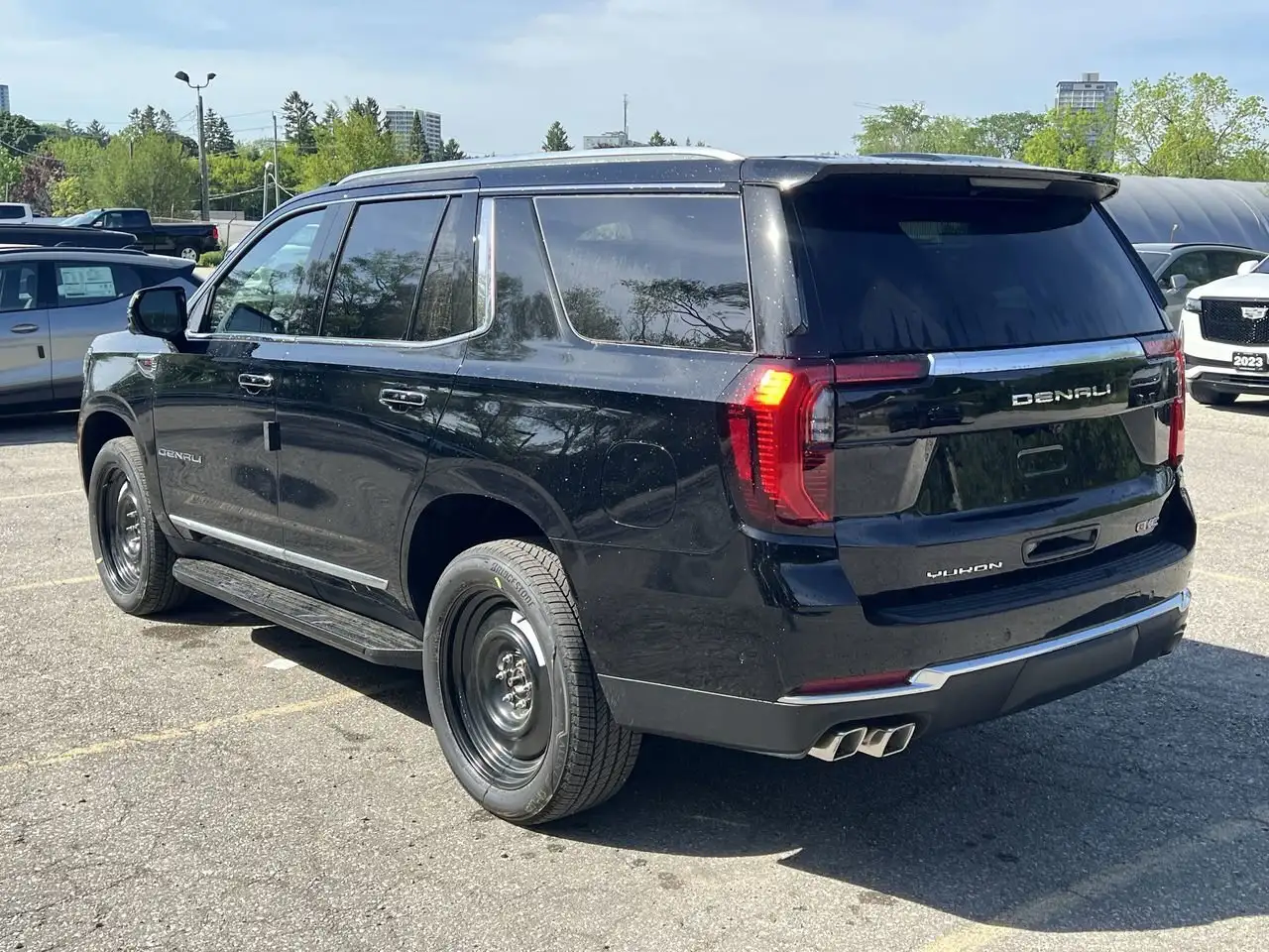GMC Yukon снимка GMC Yukon