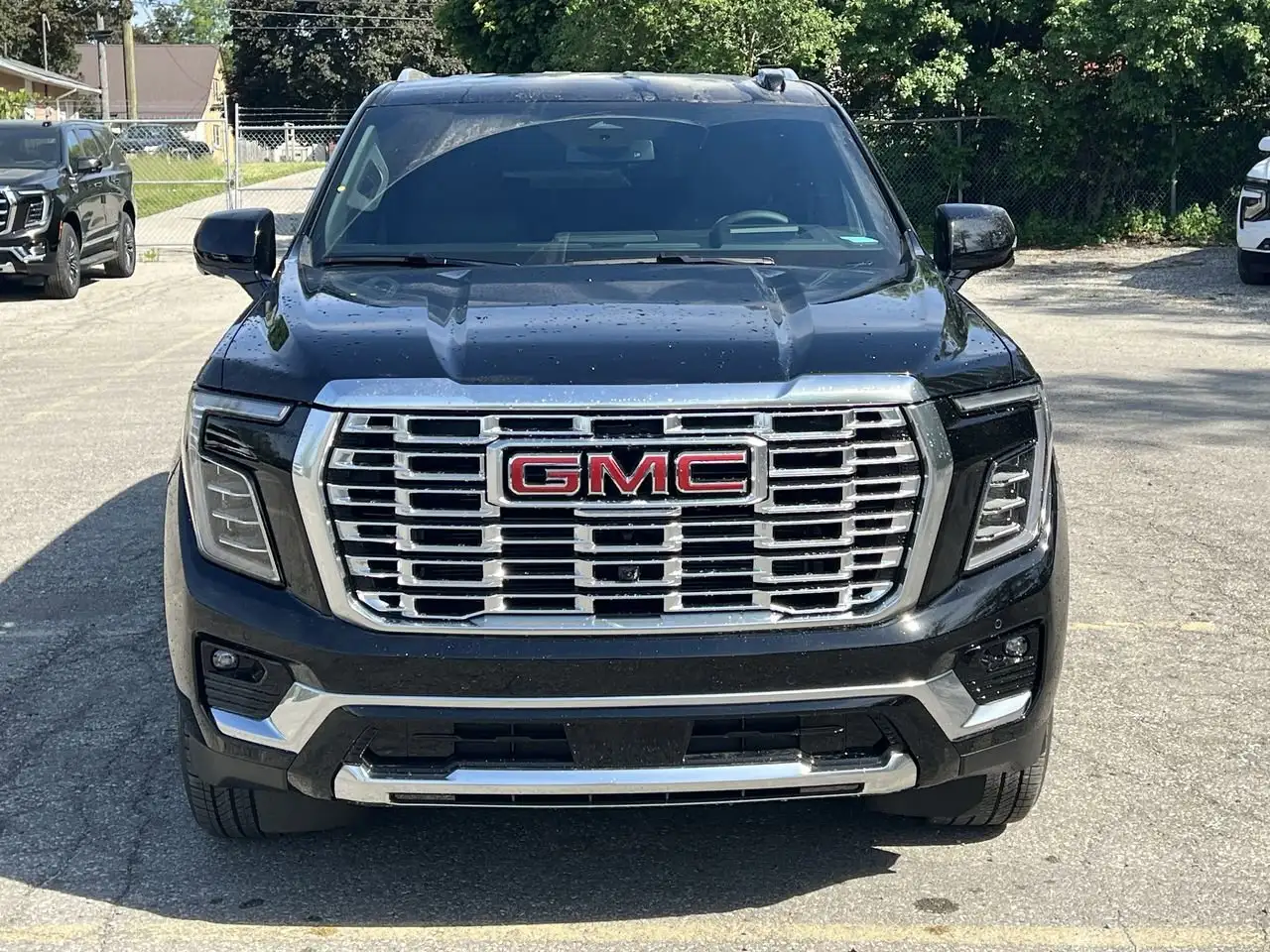 GMC Yukon снимка GMC Yukon
