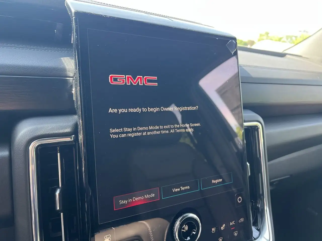 GMC Yukon снимка GMC Yukon