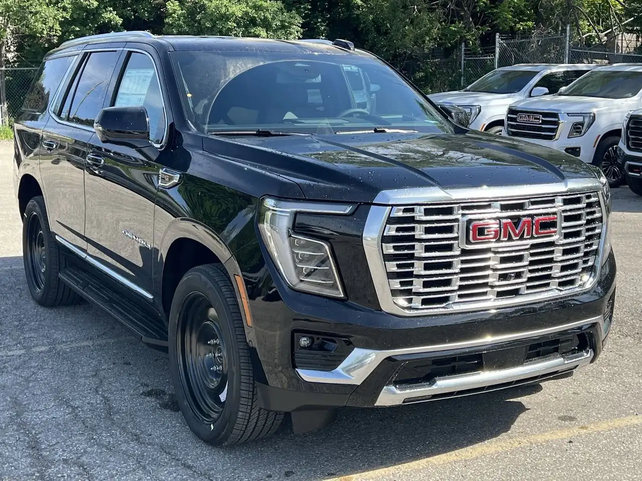 GMC Yukon снимка GMC Yukon