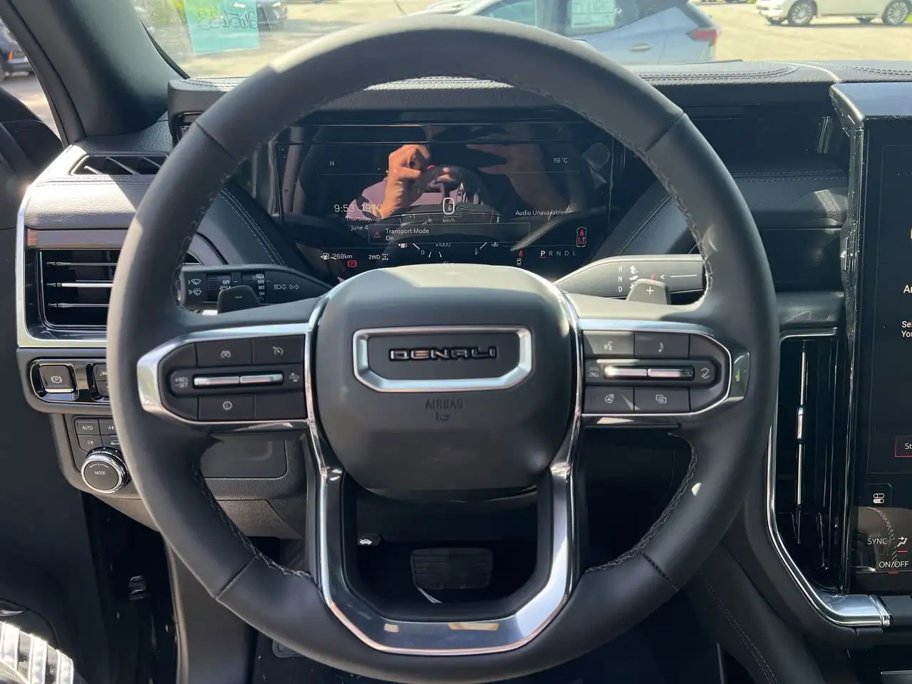 GMC Yukon снимка GMC Yukon