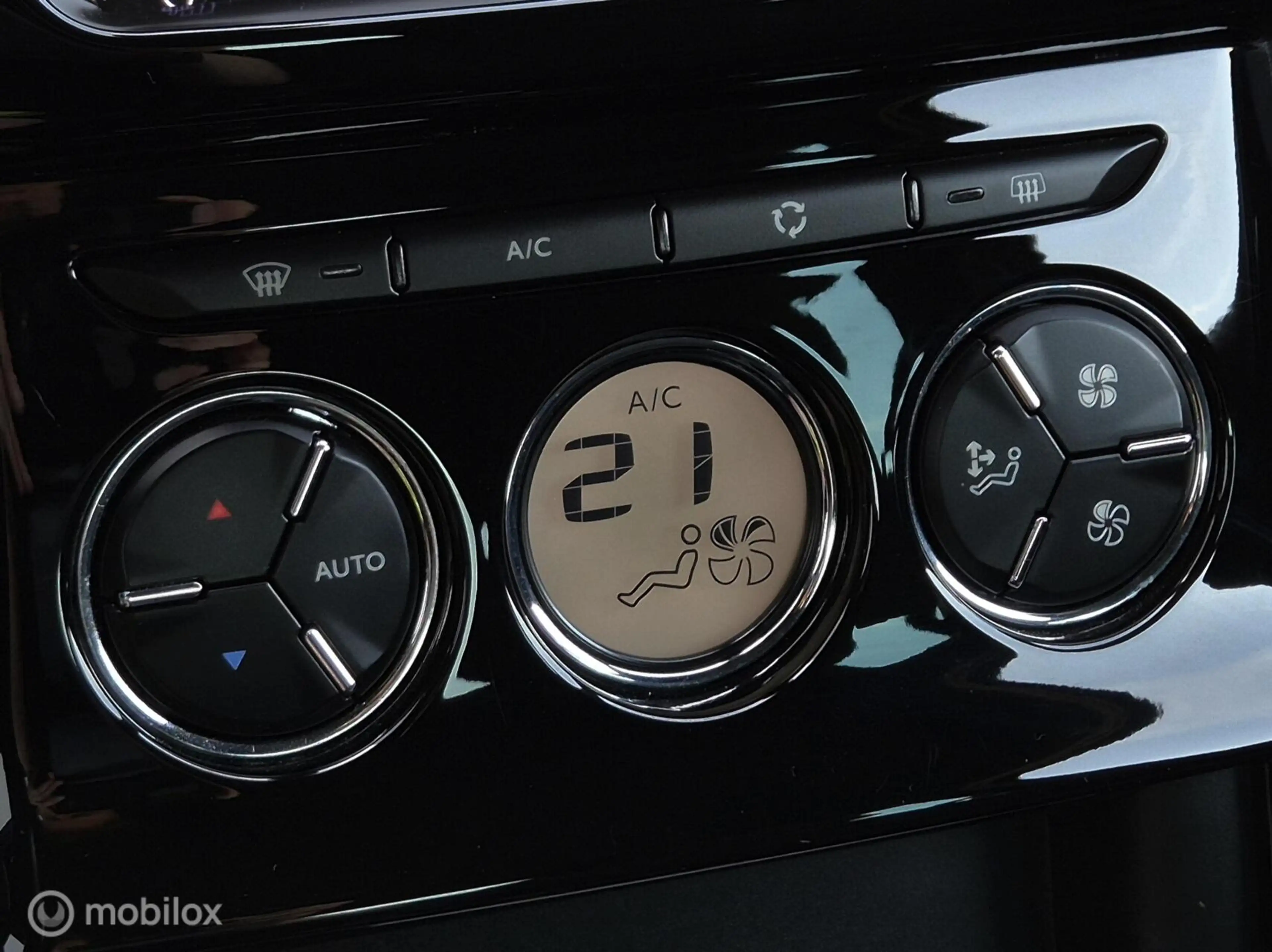 DS Automobiles DS 3 1.2 PURETECH CONNECTED CHIC AUTOMAAT/LED/CAMERA/TR — photo 38