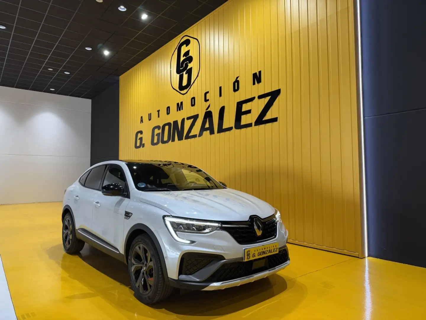 Renault Arkana 1.6 E-Tech R.S.Line 105kW Fehér - 1