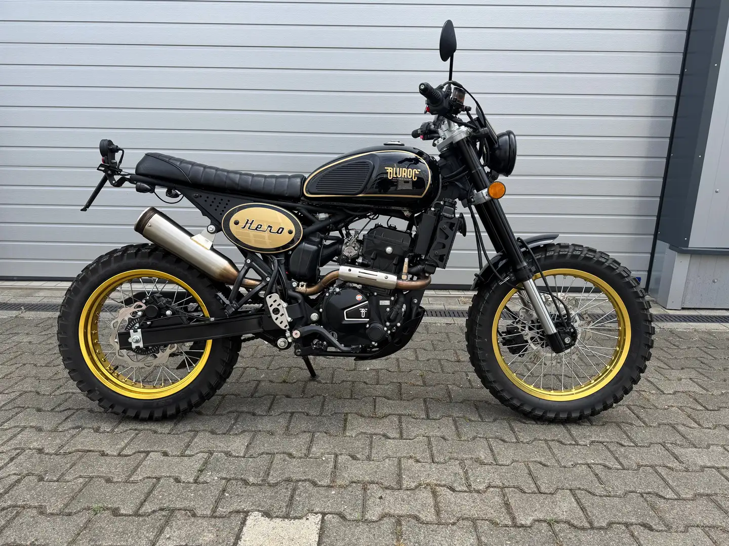 Bullit Hero 250 Bluroc Hero 250 Schwarz - 1