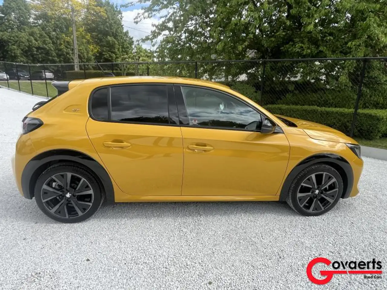 Peugeot 208 GT 8